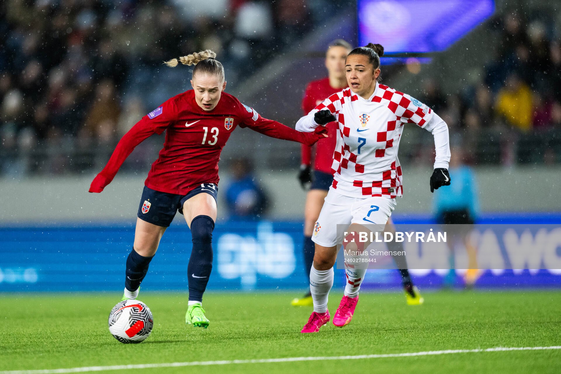 Thea Bjelde of Norway and Petra Pezelj of Croatia
