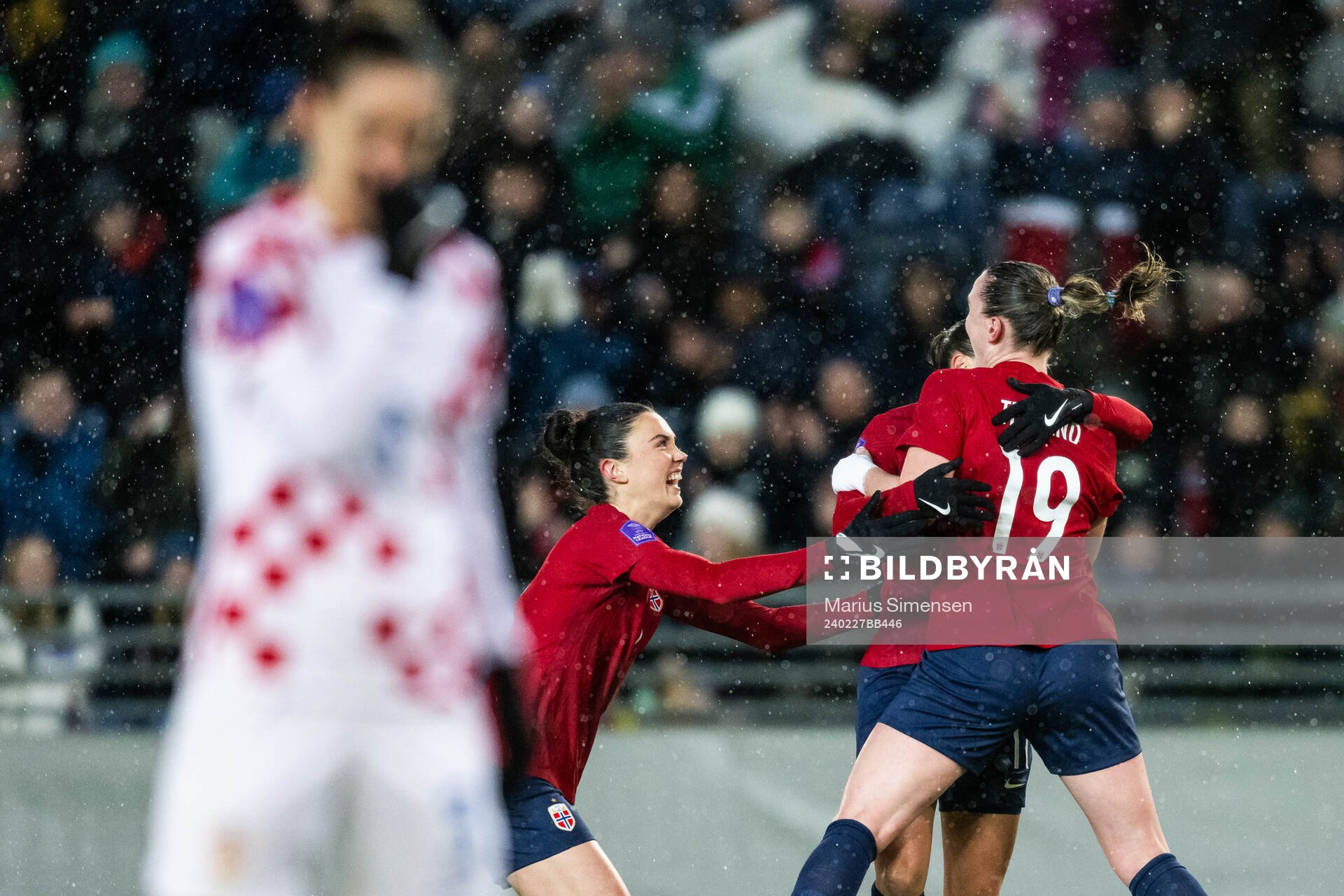 Ingrid Syrstad Engen and Elisabeth Terland of Norway