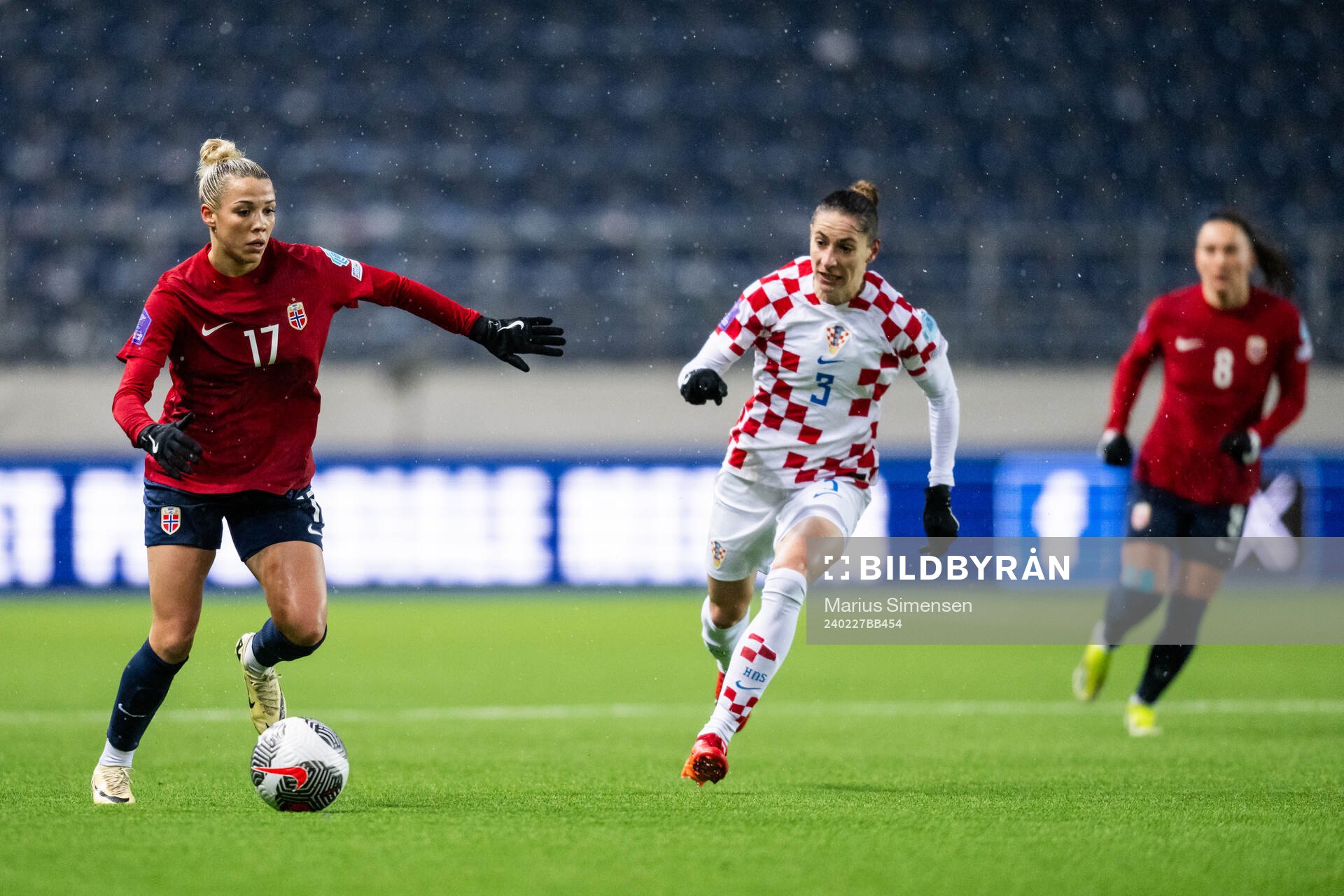 Celin Bizet Ildhusøy of Norway and Ana Jelenčić of