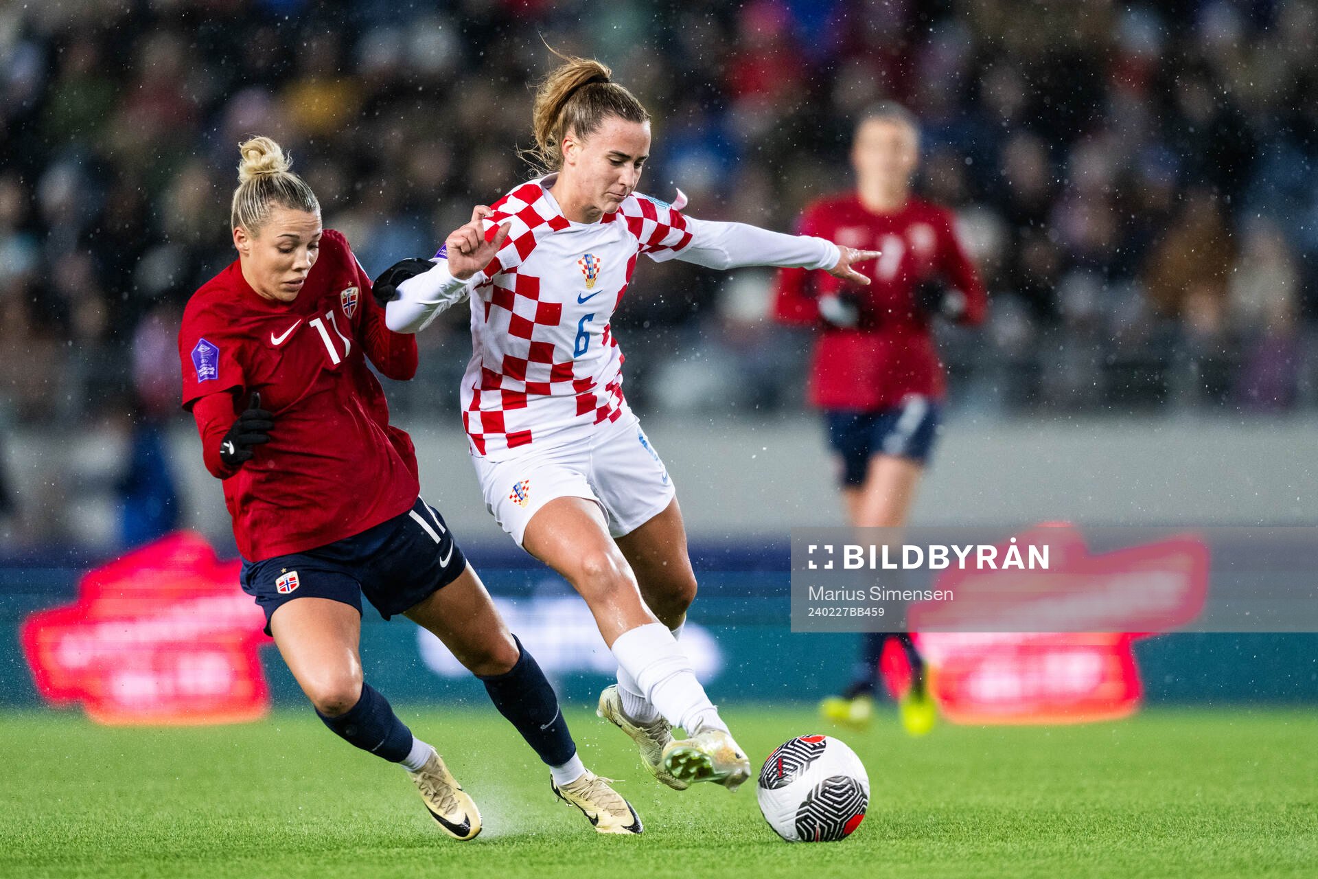 Celin Bizet Ildhusøy of Norway and Tea Krznarić of Croatia