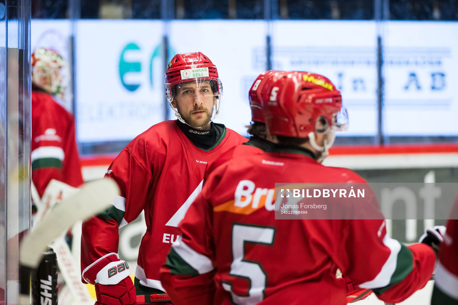 MoDos Emil Wahlberg innan ishockeymatchen i SHL mellan MoDo