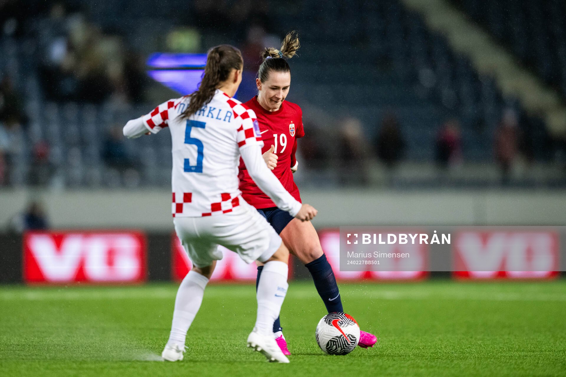 Kristina Nevrkla of Croatia and Elisabeth Terland of Norway