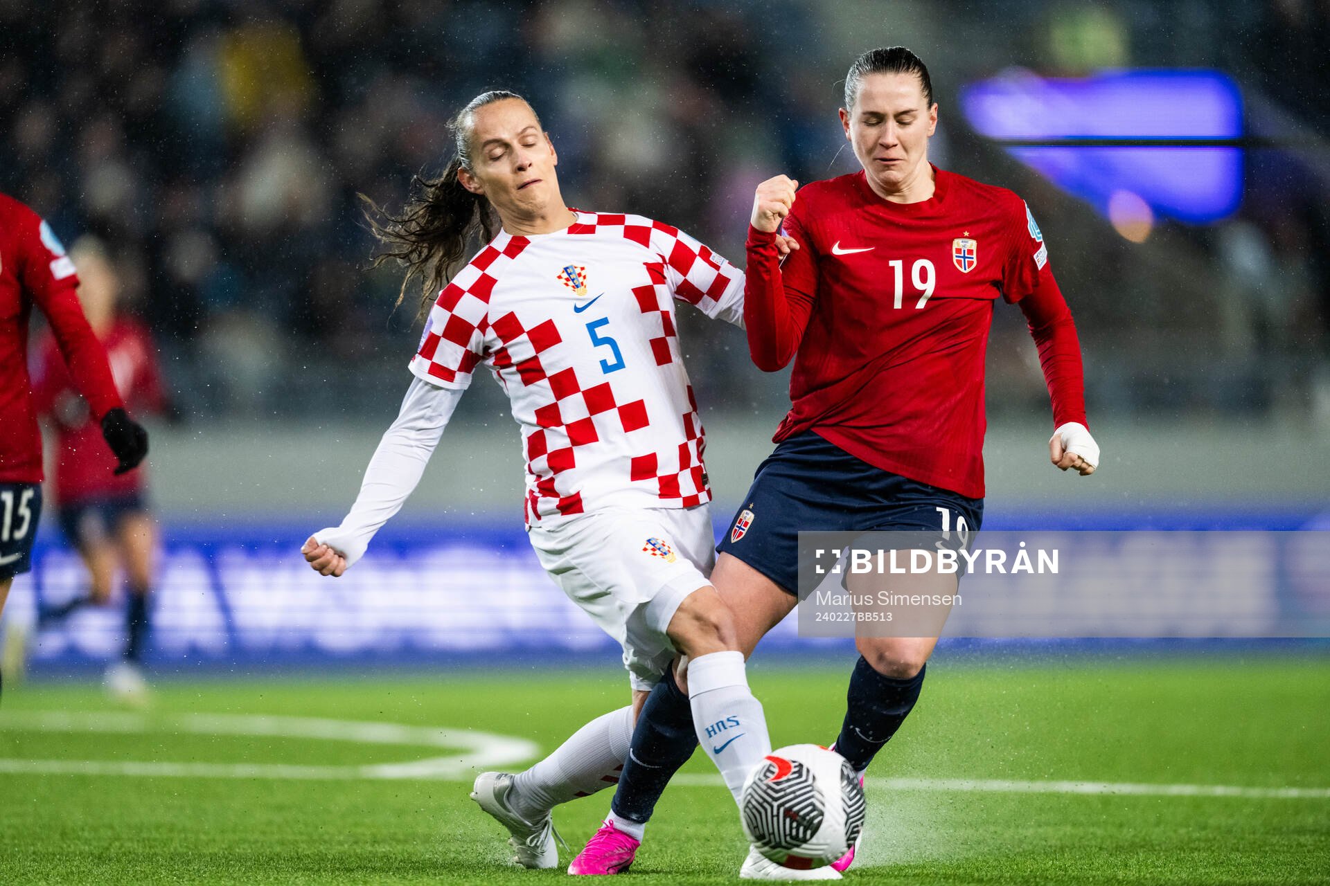 Kristina Nevrkla of Croatia and Elisabeth Terland of Norway