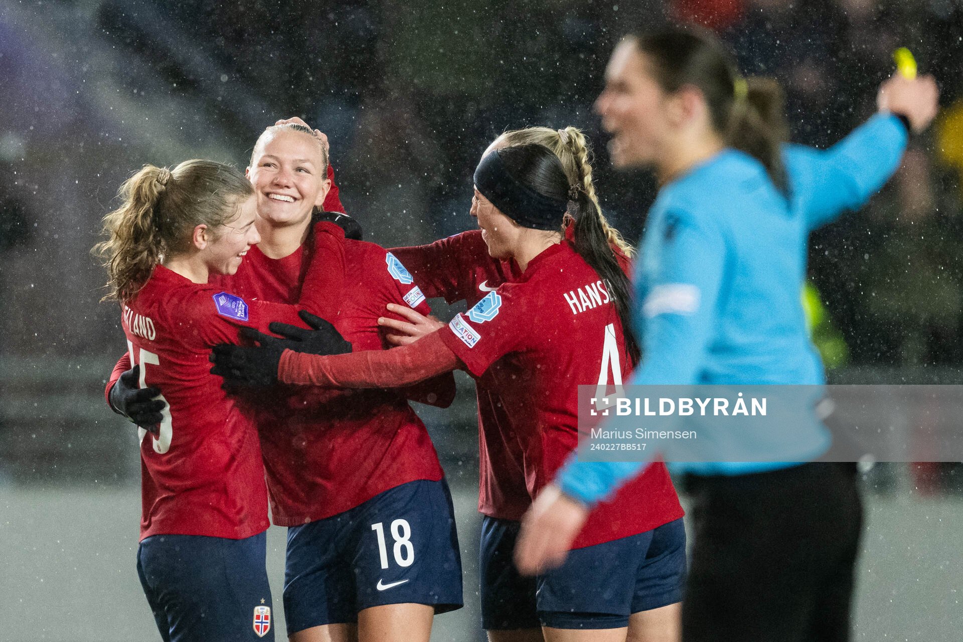 Frida Leonhardsen Maanum of Norway celebrates with team
