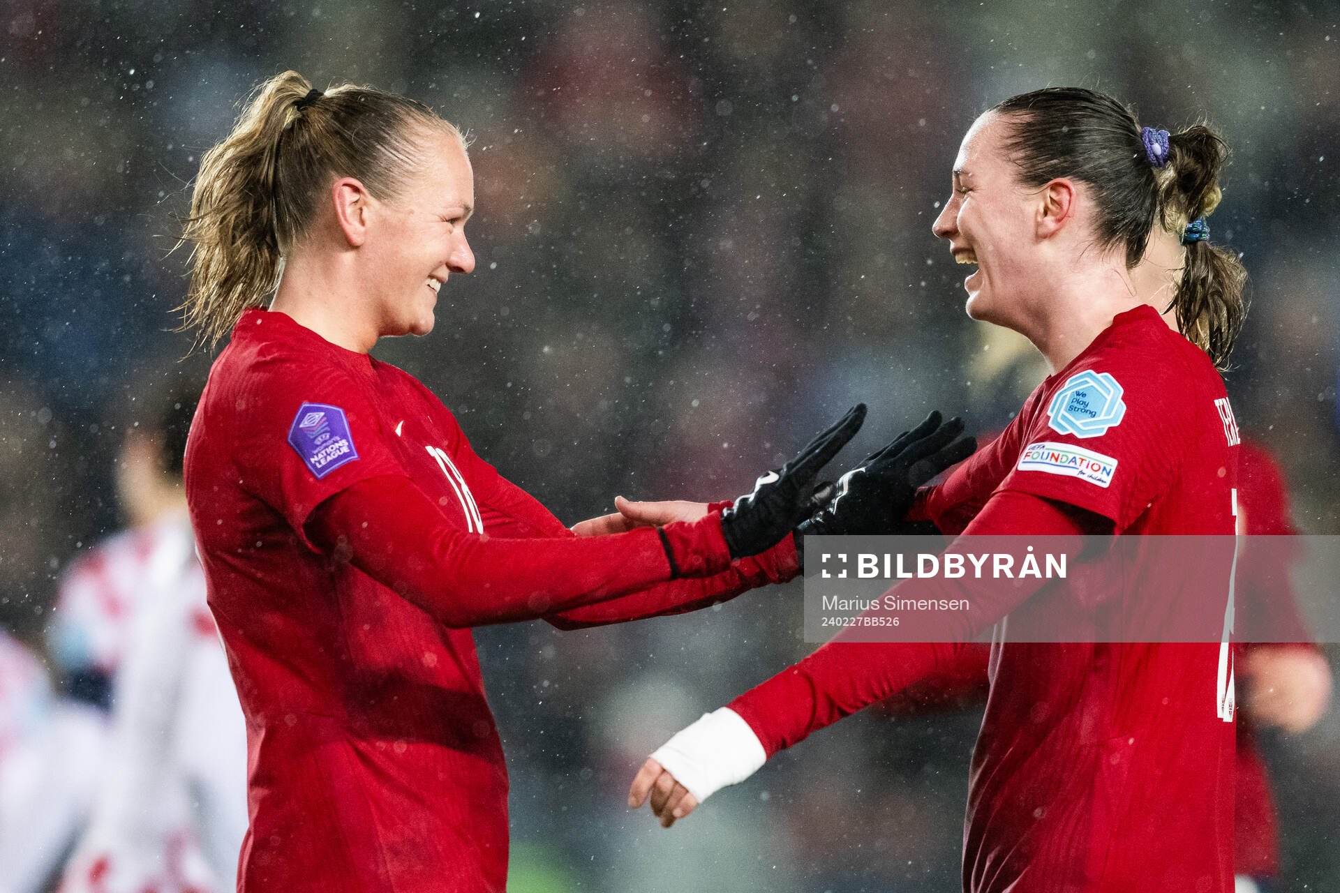 Frida Leonhardsen Maanum of Norway celebrates with