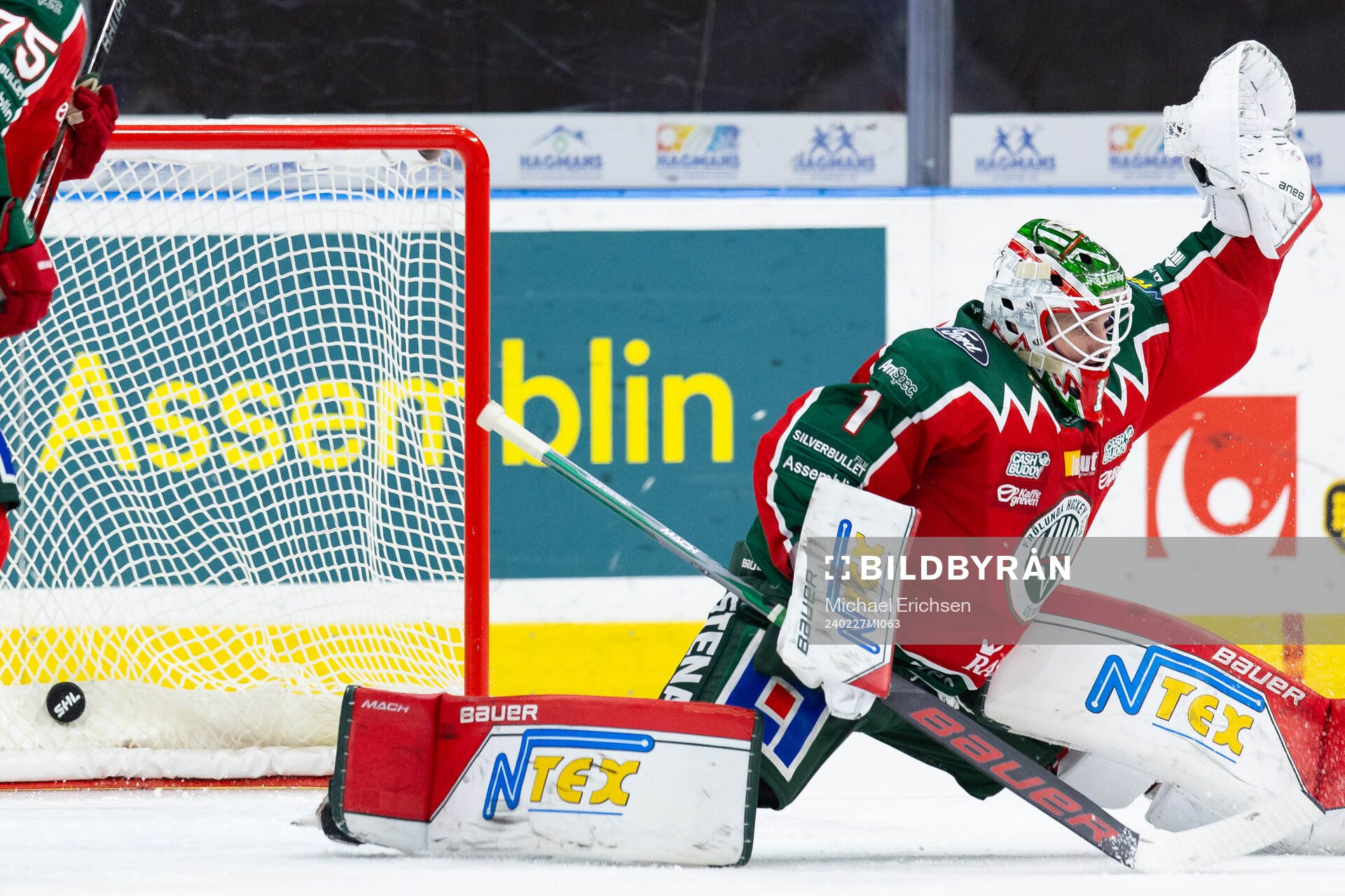 Frölundas målvakt Lars Johansson släpper in 1-3