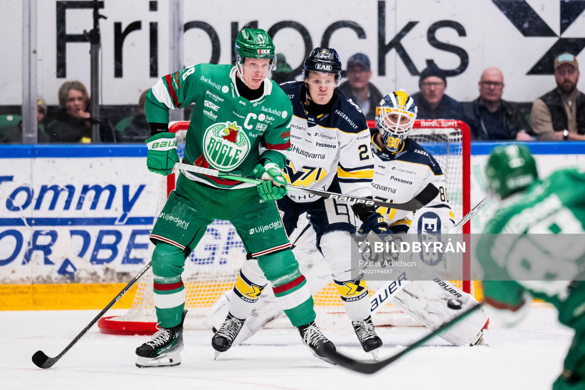 Rögles Anton Bengtsson och HV71s Tommi Tikka
