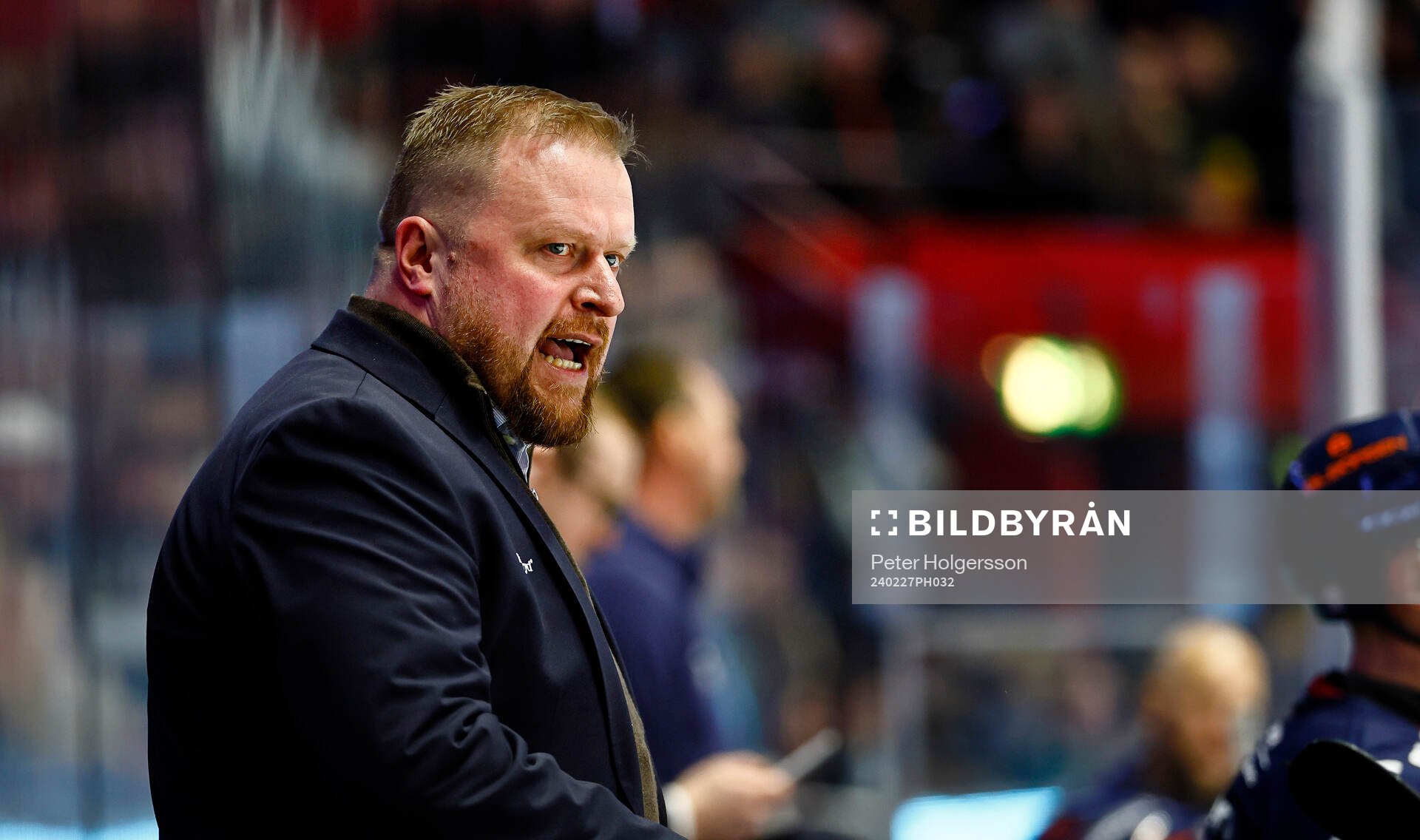 Linköpings tränare Klas Östman reagerar