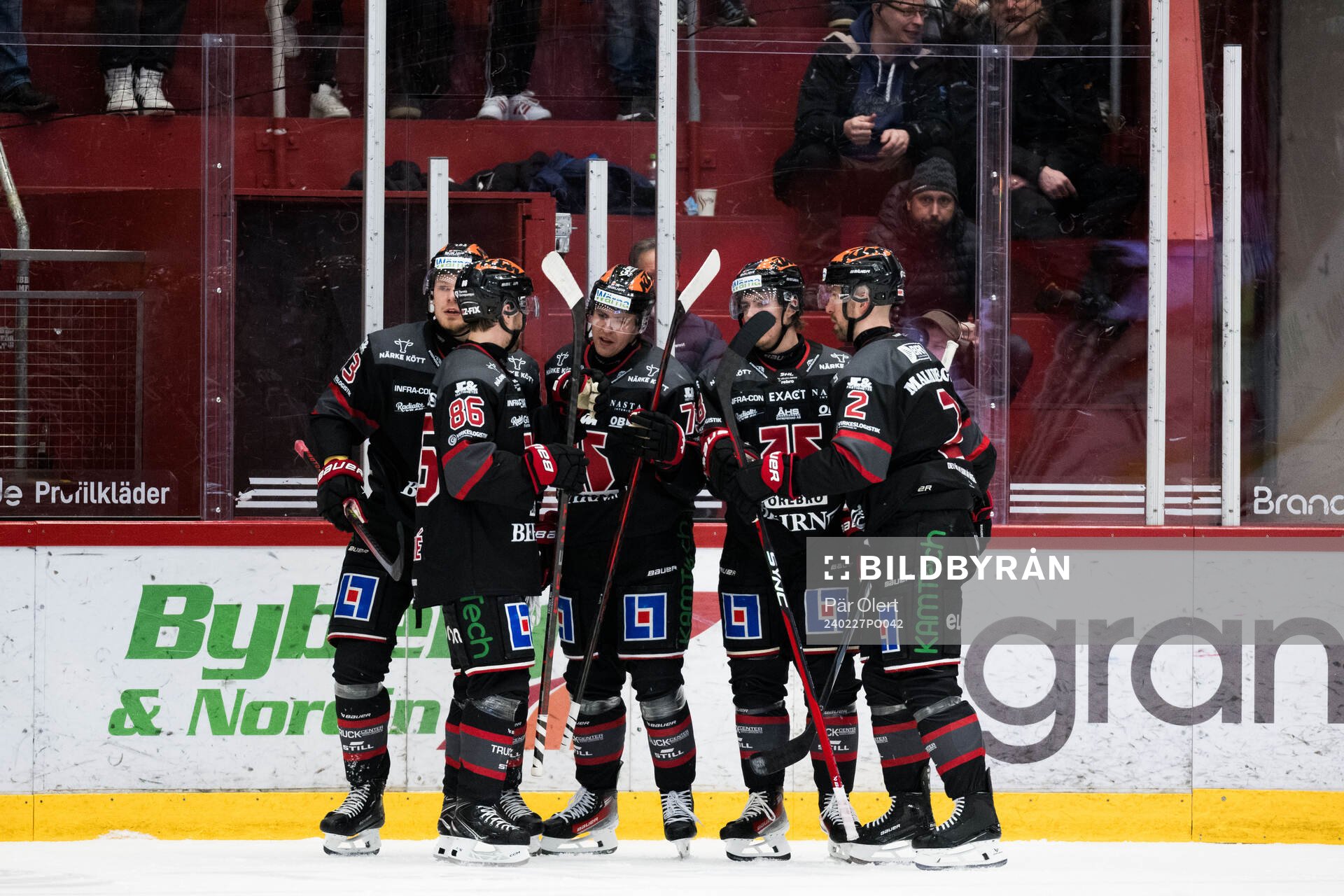 Örebros Oliver Eklind jublar