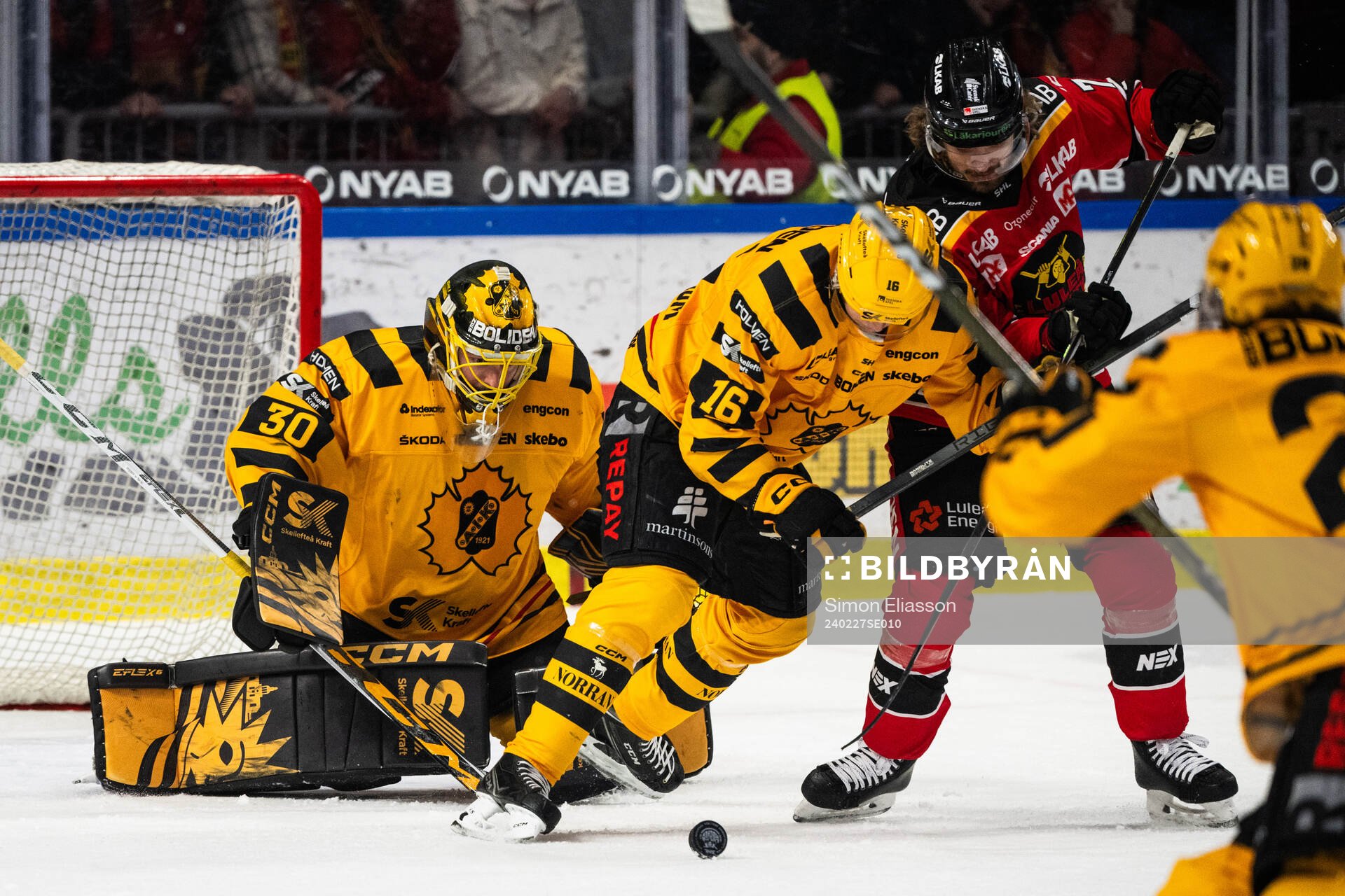 Skellefteås målvakt Gustaf Lindvall, Linus Lindström och