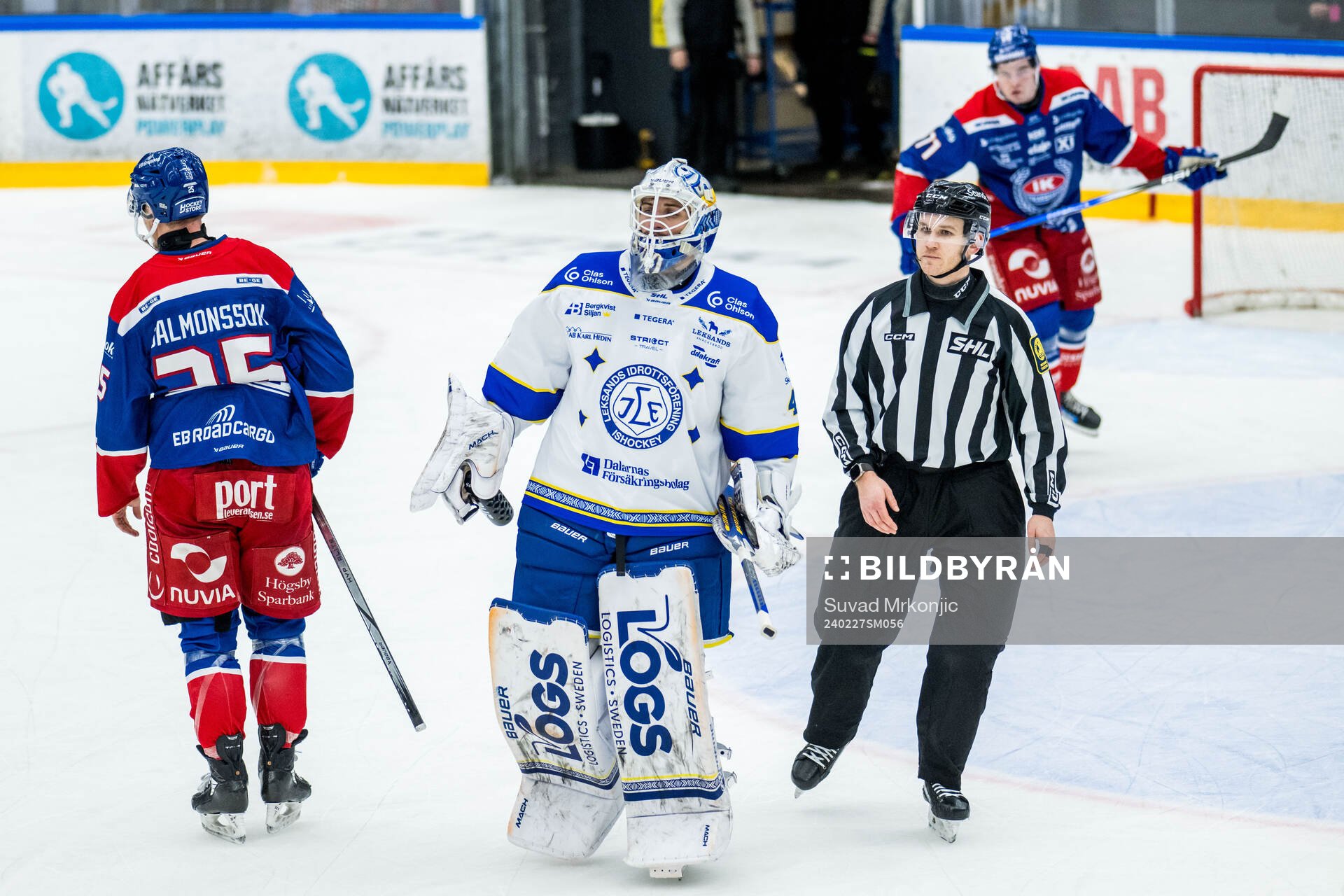 Leksands målvakt Mantas Armalis lämnar planen
