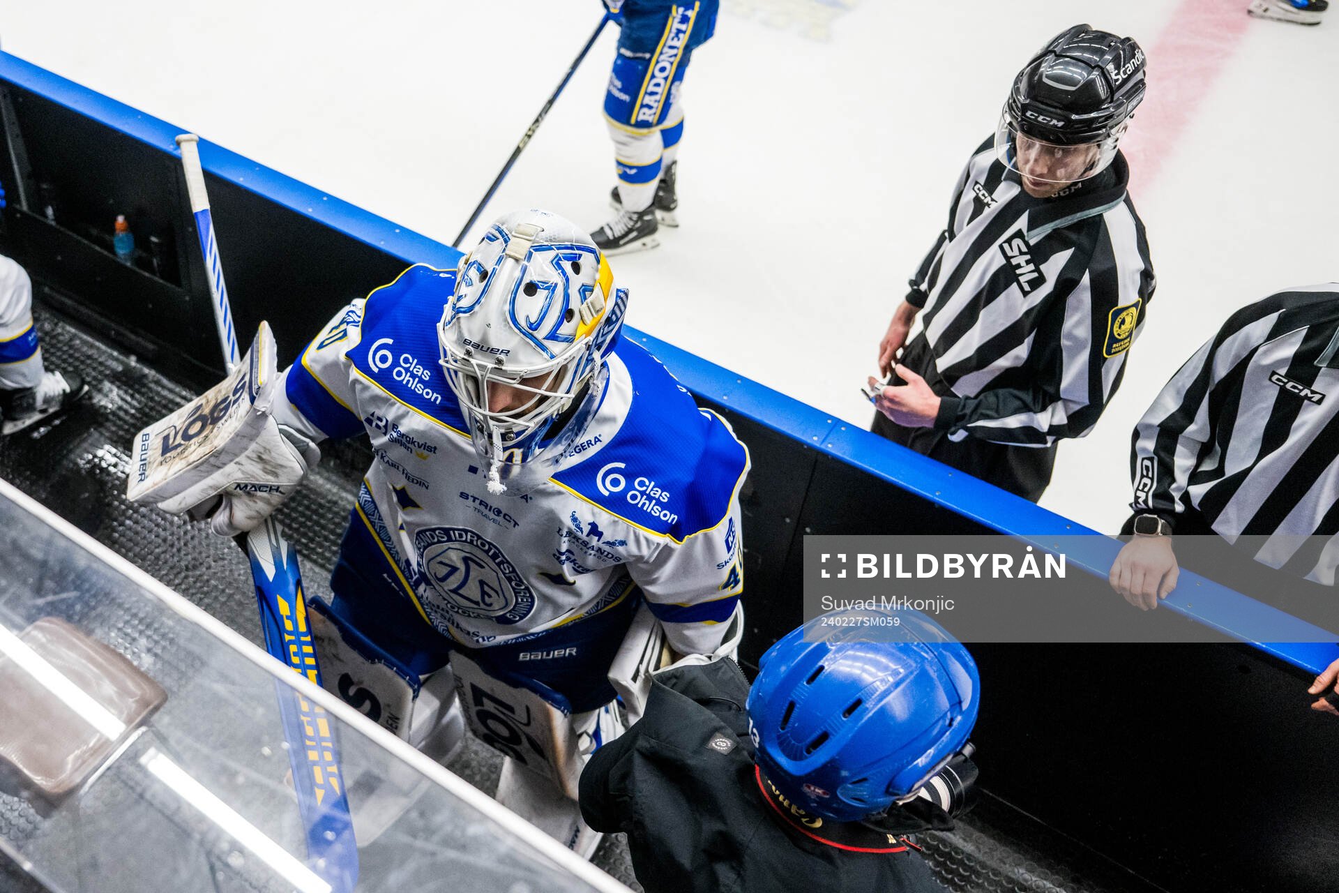Leksands målvakt Mantas Armalis lämnar isen