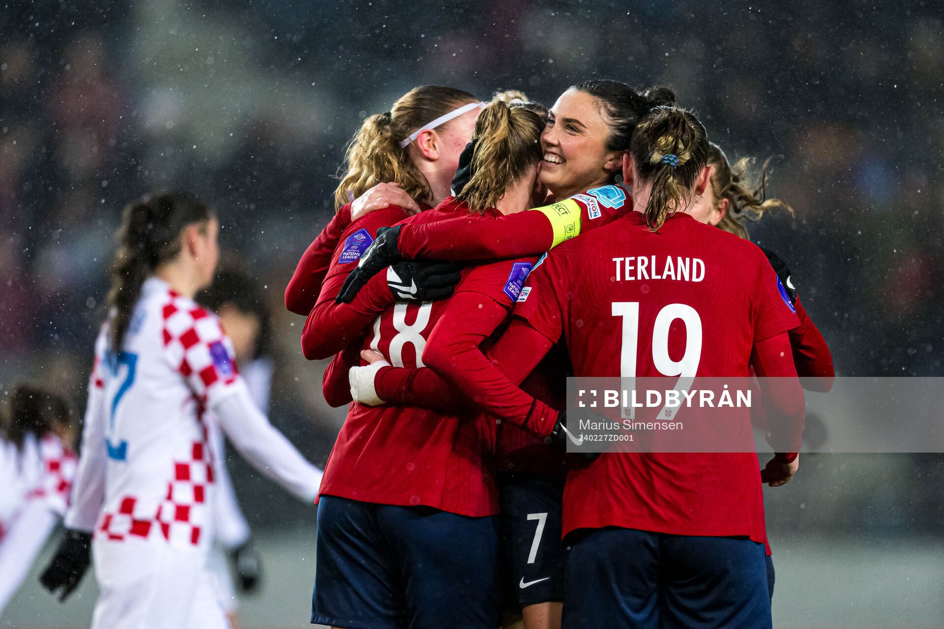 Frida Leonhardsen Maanum of Norway celebrates