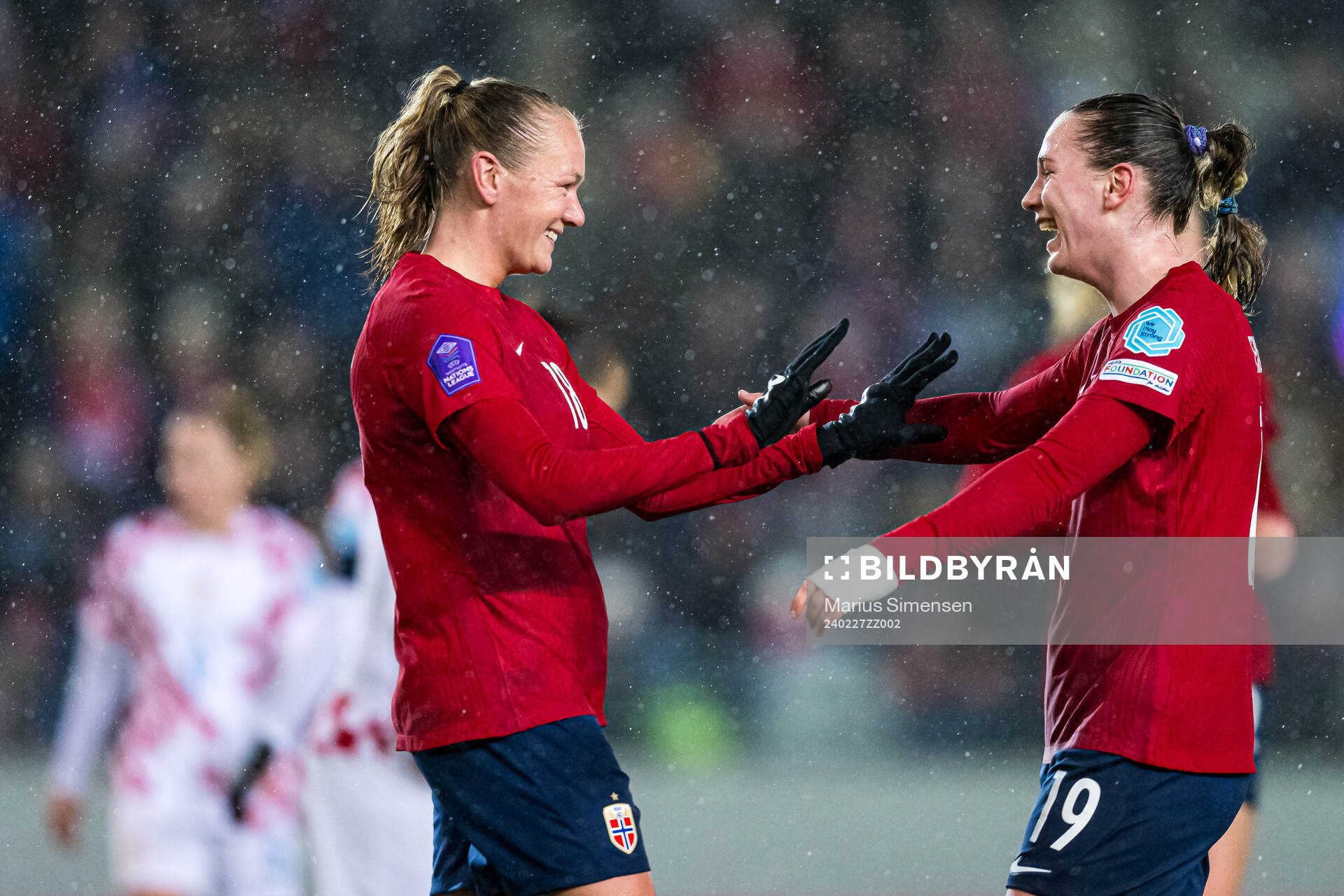 Frida Leonhardsen Maanum of Norway celebrates