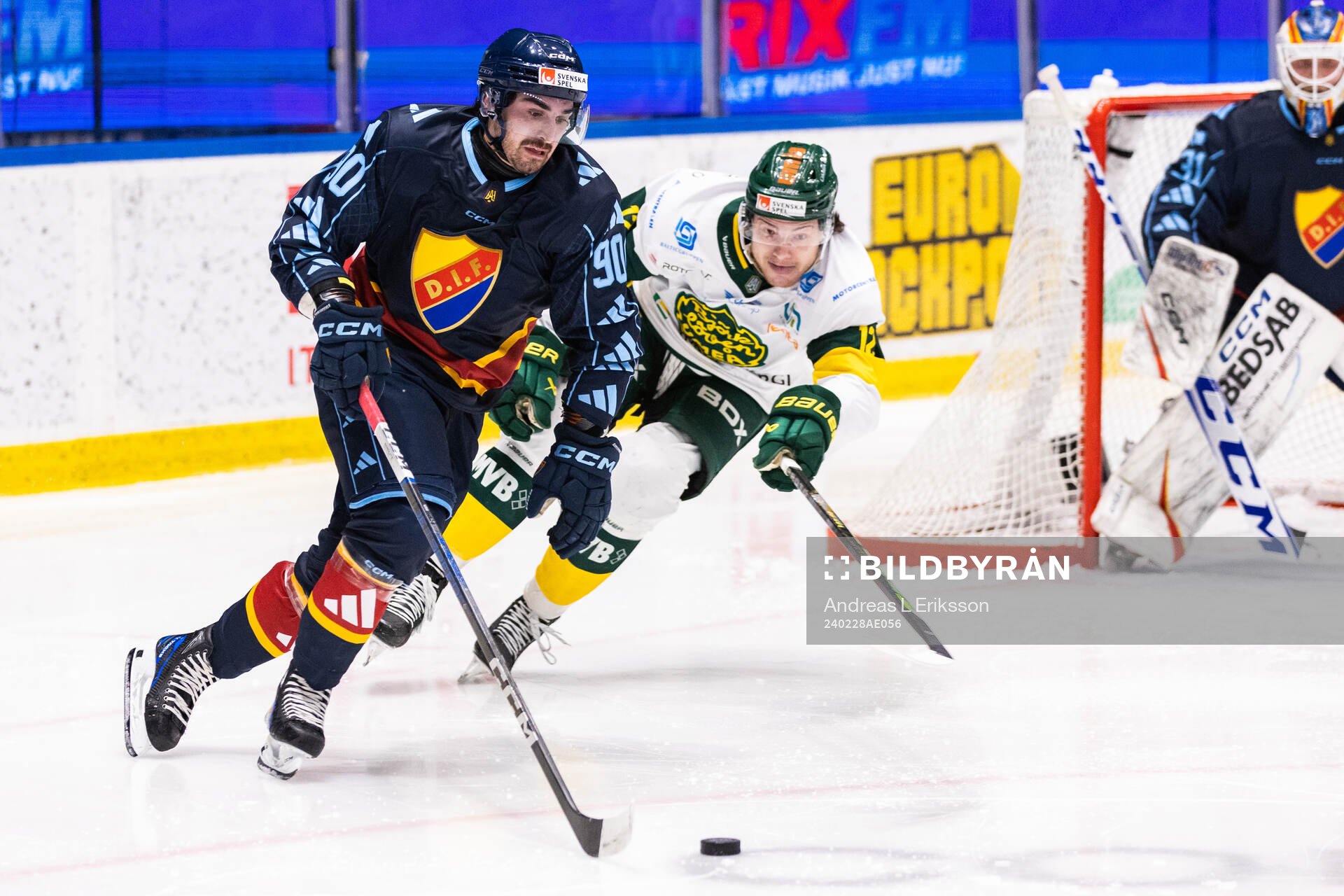 Djurgårdens Kevin Karlsson och Björklövens Scott Pooley