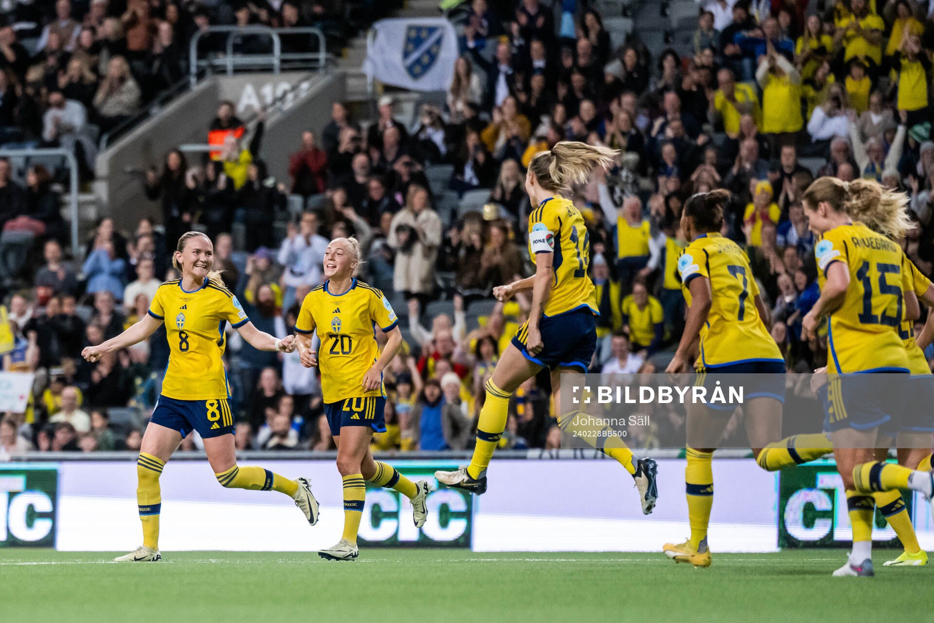 Matilda Vinberg of Sweden celebrates with Hanna Bennison,