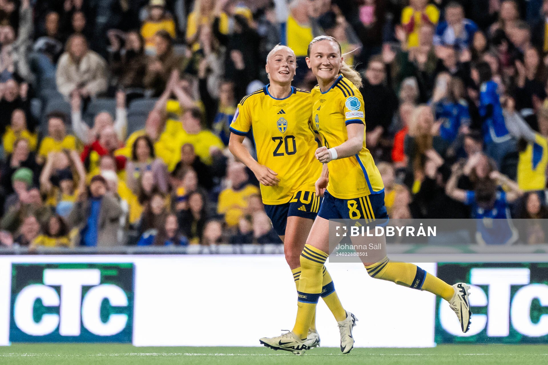 Hanna Bennison celebrates with Matilda Vinberg of Sweden