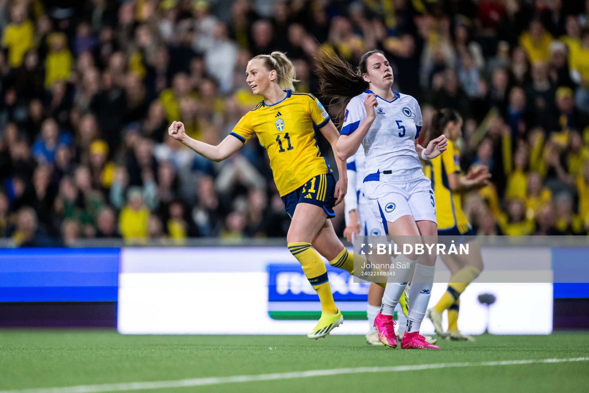 Stina Blackstenius of Sweden celebrates