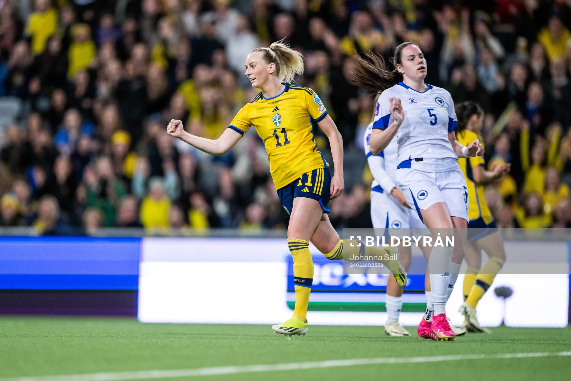Stina Blackstenius of Sweden celebrates