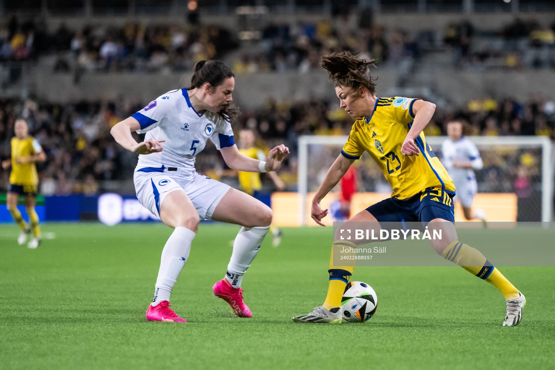 Marija Milinkovic of Bosnia and Herzegovina and Pauline