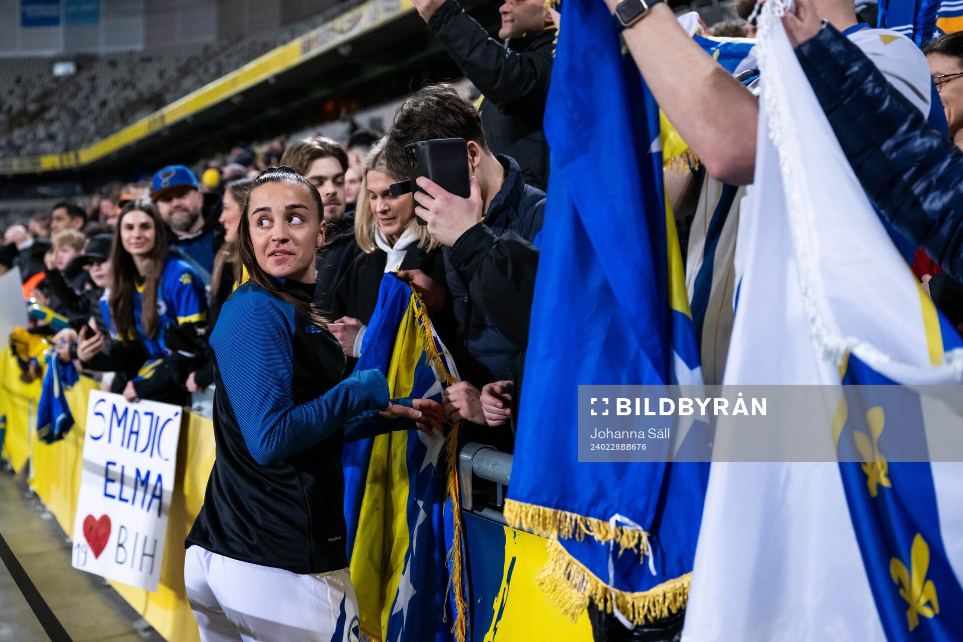 Elma Smajic of Bosnia and Herzegovina interact with fans