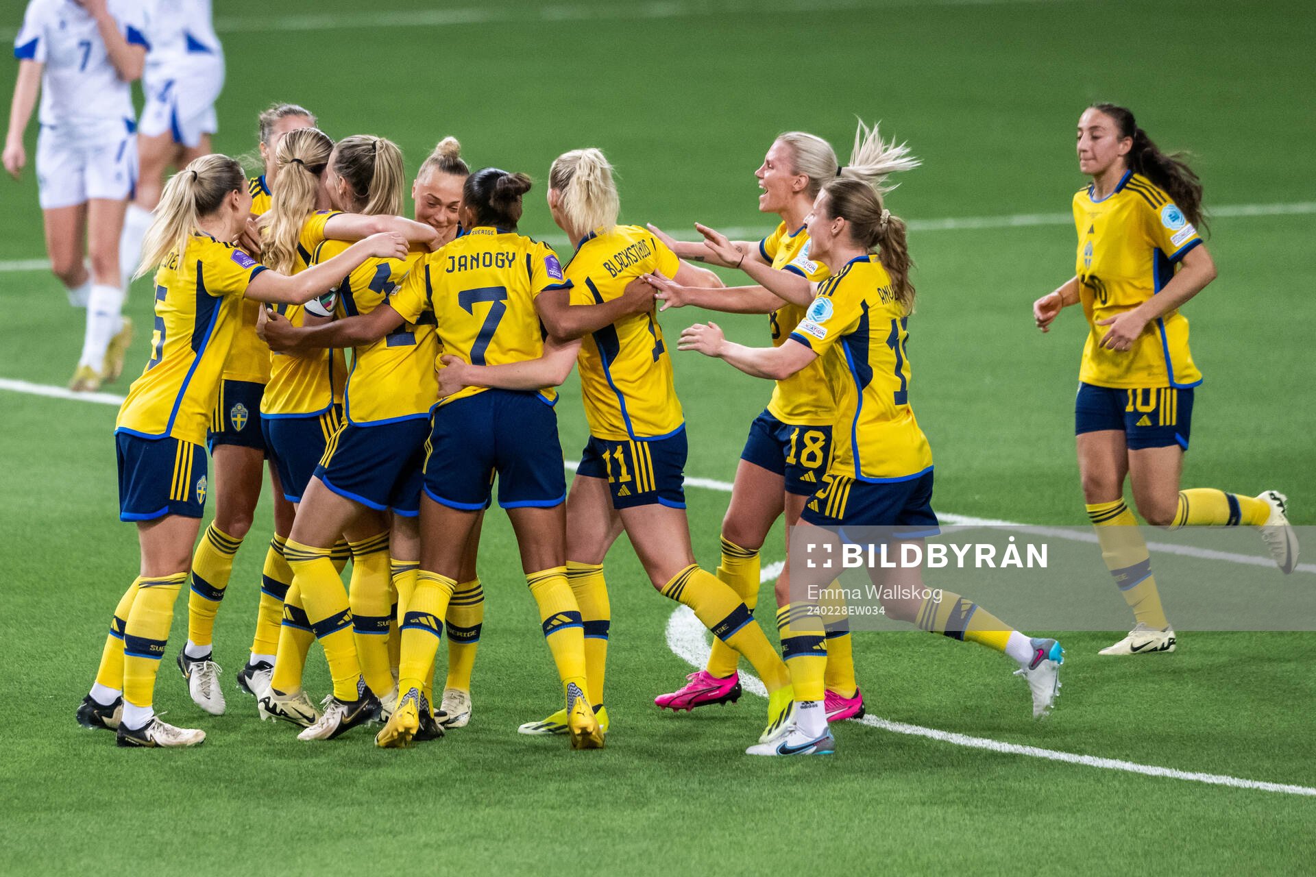Matilda Vinberg of Sweden celebrates with team mates