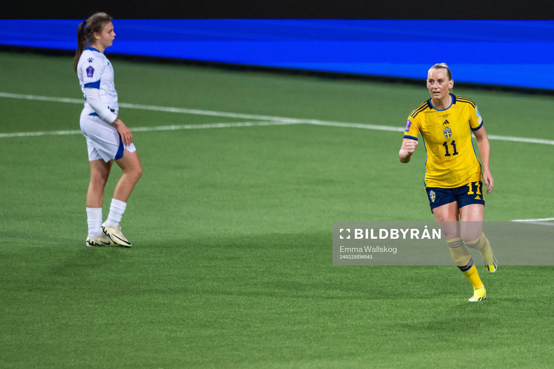Stina Blackstenius of Sweden celebrates