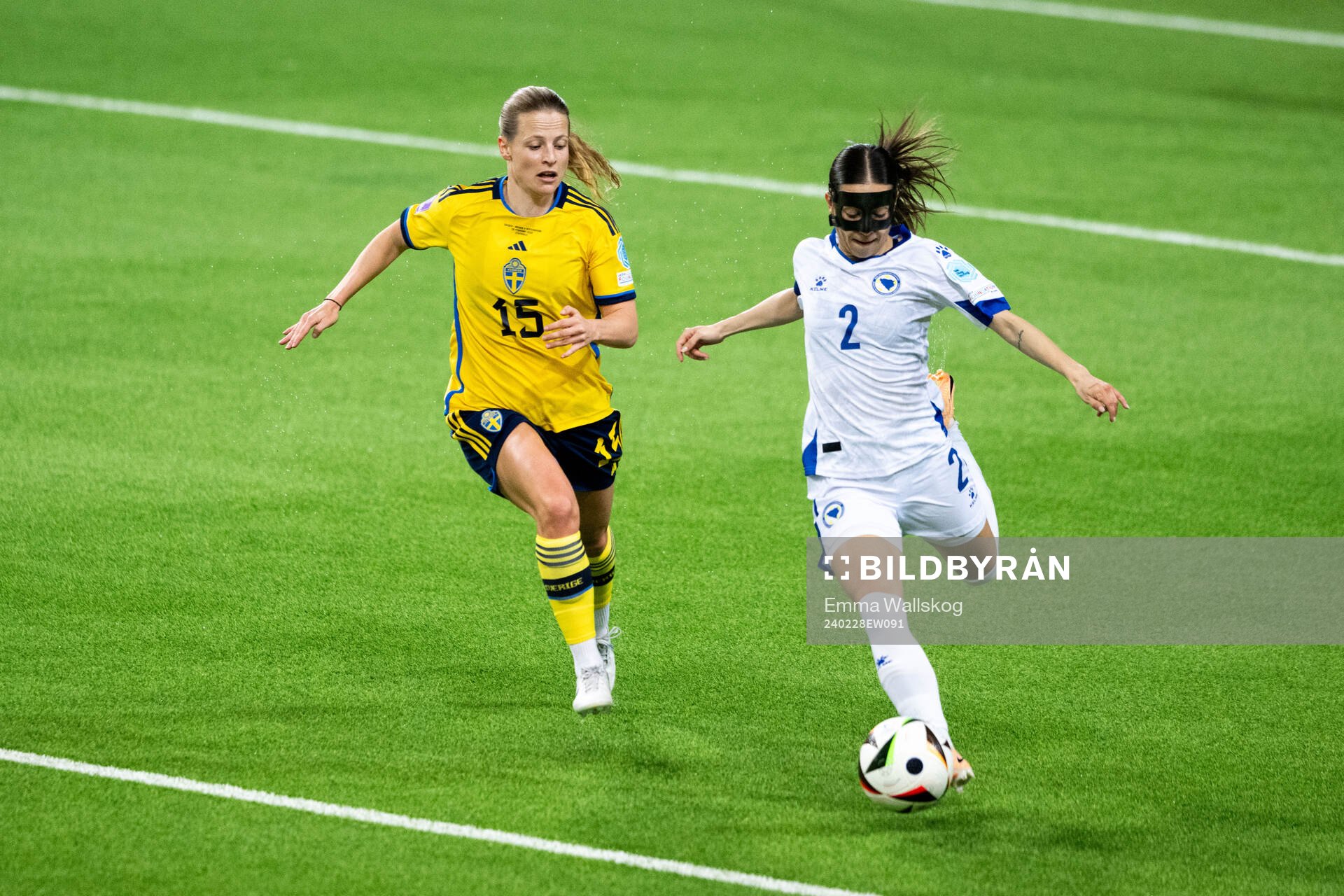 Anna Anvegård of Sweden and Ena Sabanagic of Bosnia and