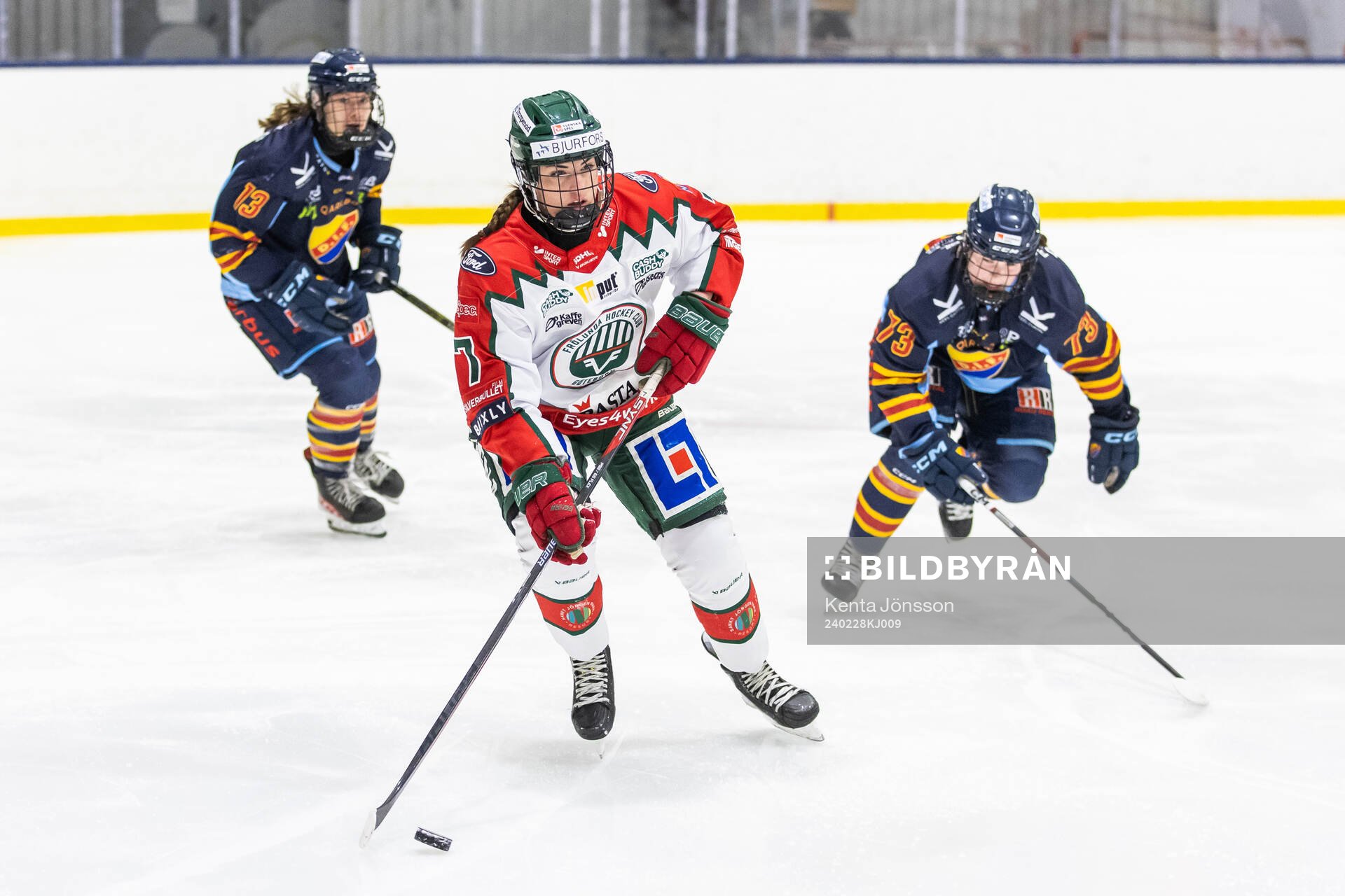 Frölundas Kaitlyn Yearwood och Djurgårdens Hana Haasova