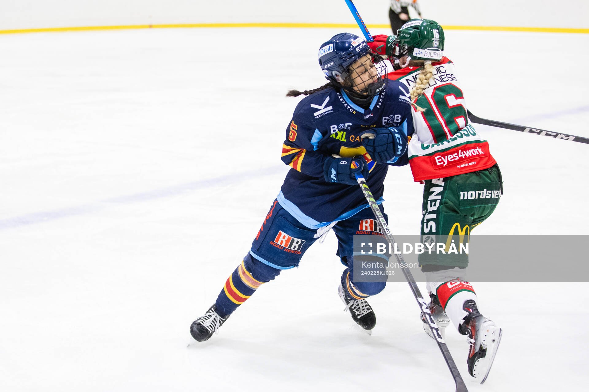 Djurgårdens Lova Blom och Frölundas Jennifer Carlsson