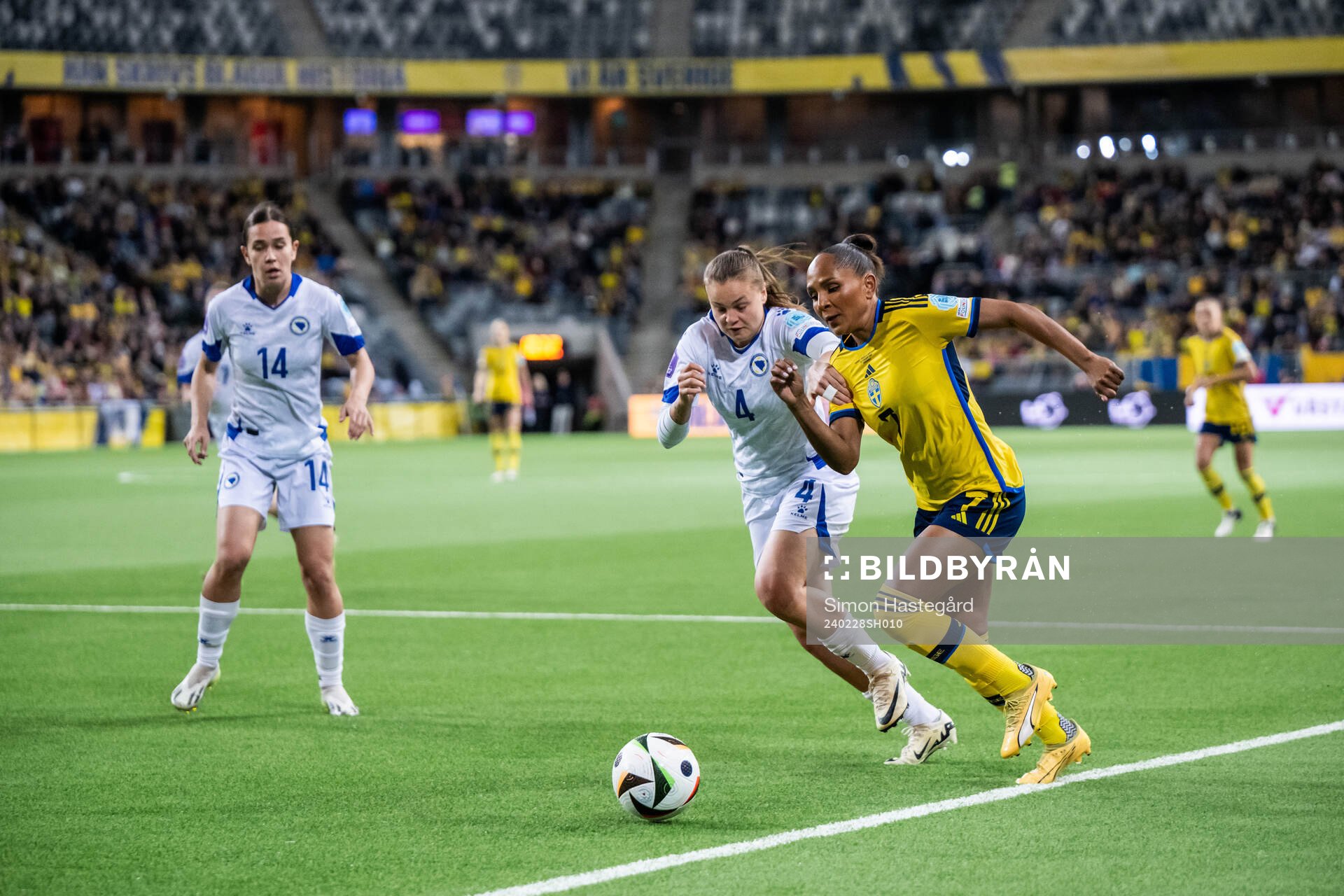 Gloria Sliskovic of Bosnia and Herzegovina and Madelen