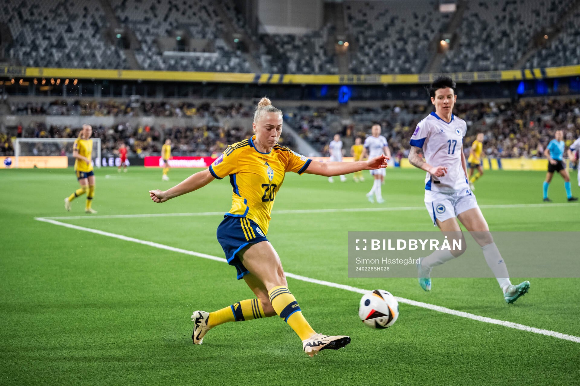 Hanna Bennison of Sweden and Amela Krso of Bosnia and