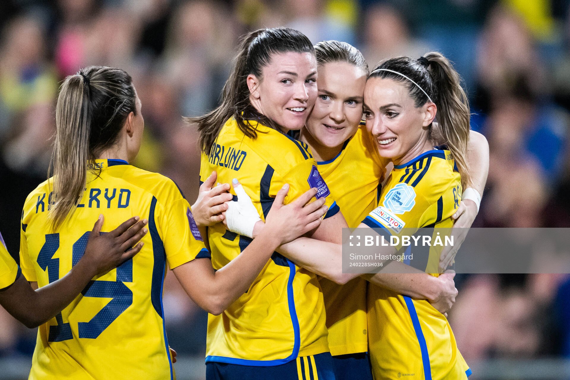 Pauline Hammarlund, Matilda Vinberg and Kosovare Asllani of