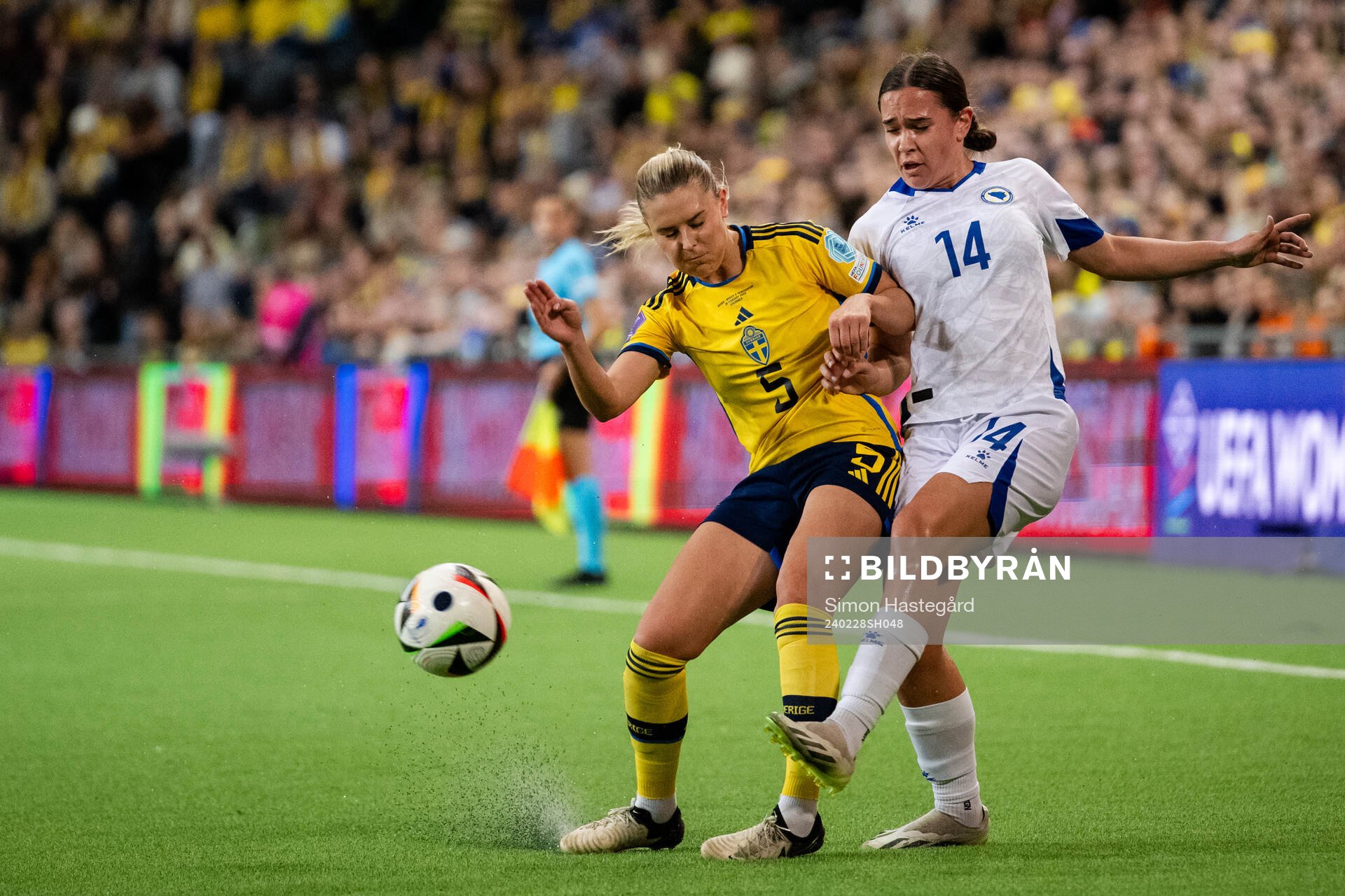 Amanda Nildén of Sweden and Minela Gacanica of Bosnia and