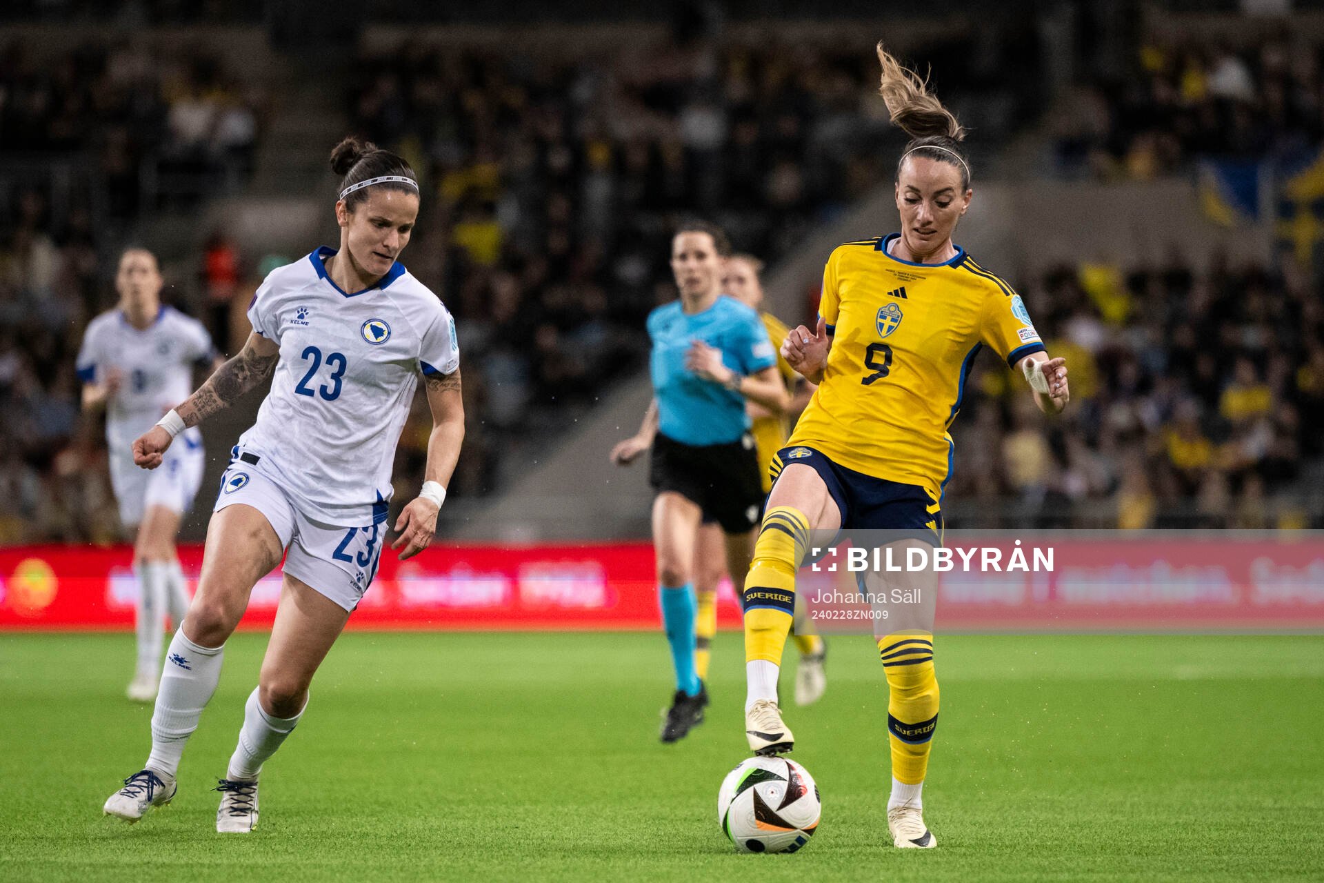 Aida Hadžic of Bosnia and Herzegovina and Kosovare Asllani