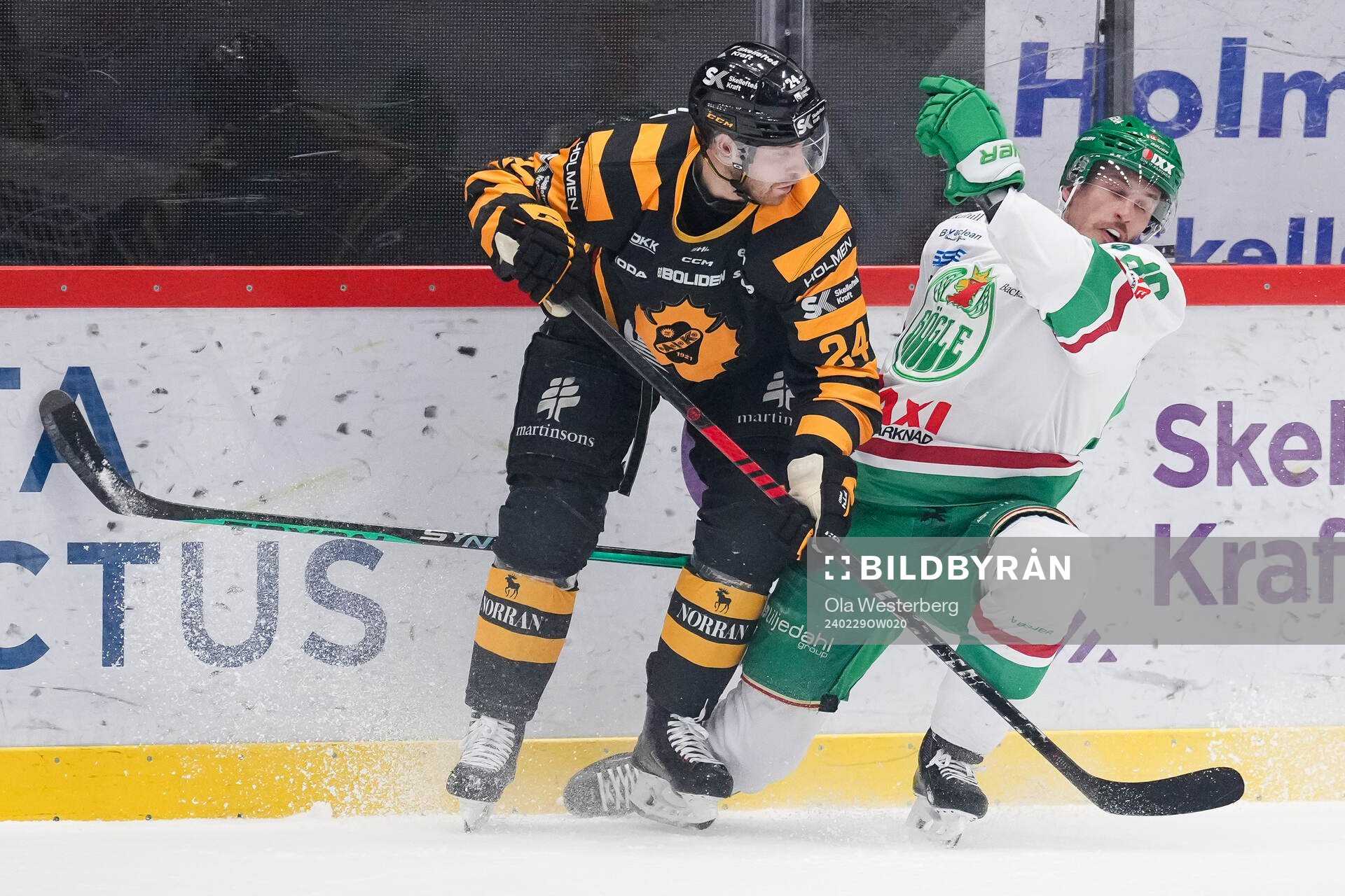 Skellefteås Oscar Lindberg och Rögles Brandon Davidson