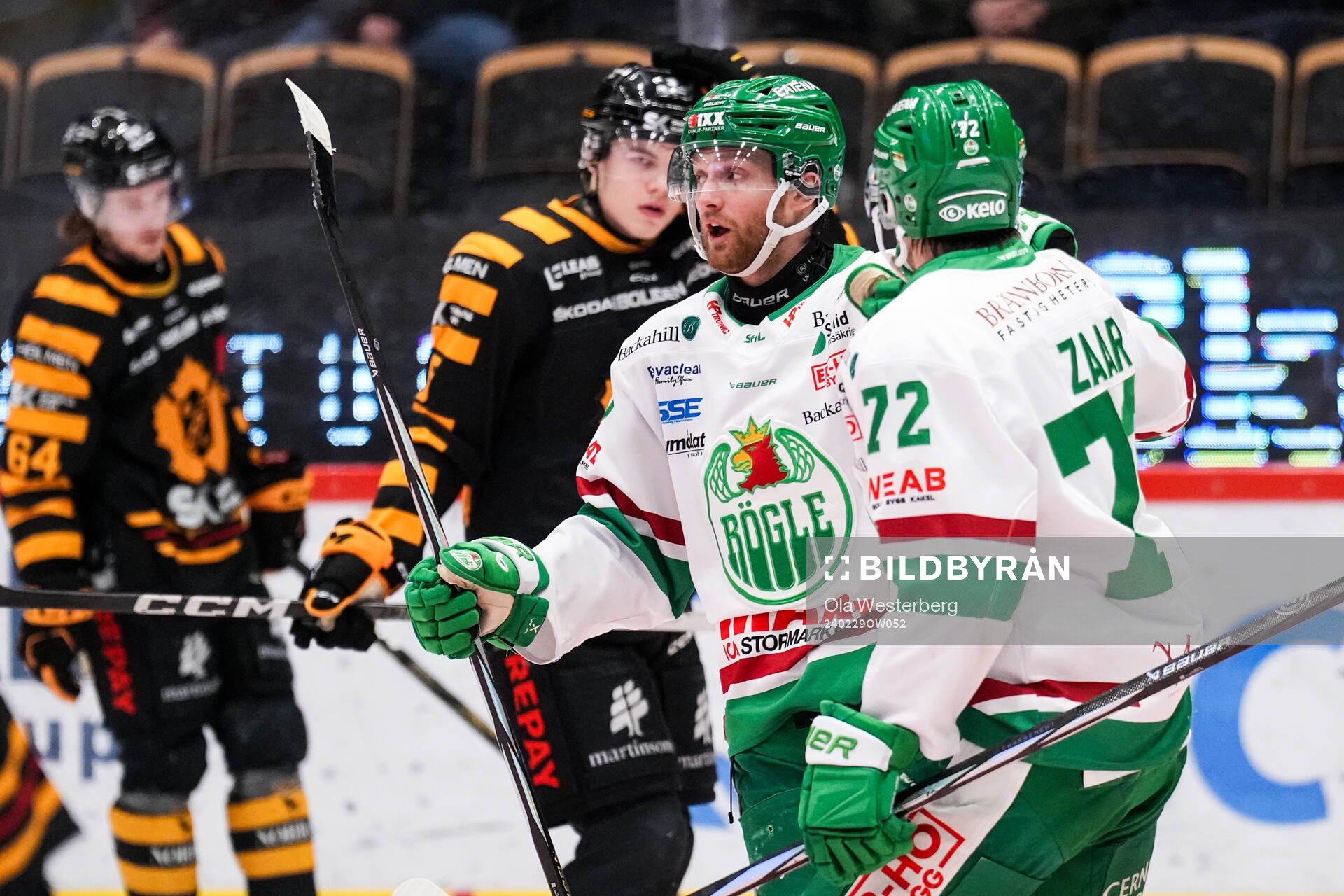 Rögles Simon Ryfors och Daniel Zaar jublar