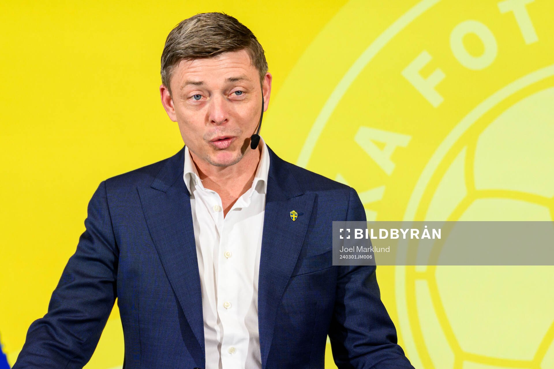 Head coach Jon Dahl Tomasson of the Swedish national