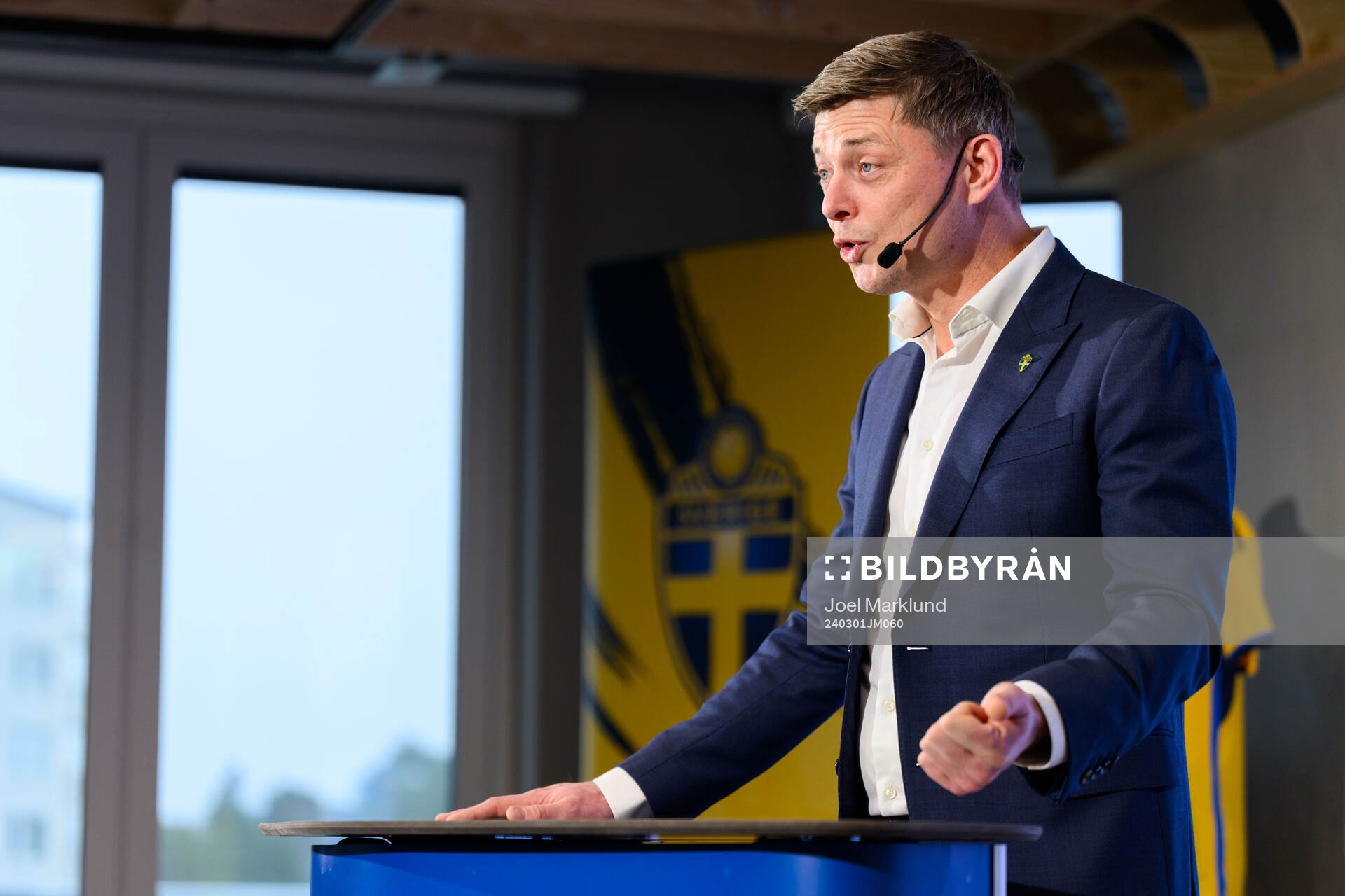 Head coach Jon Dahl Tomasson of the Swedish national
