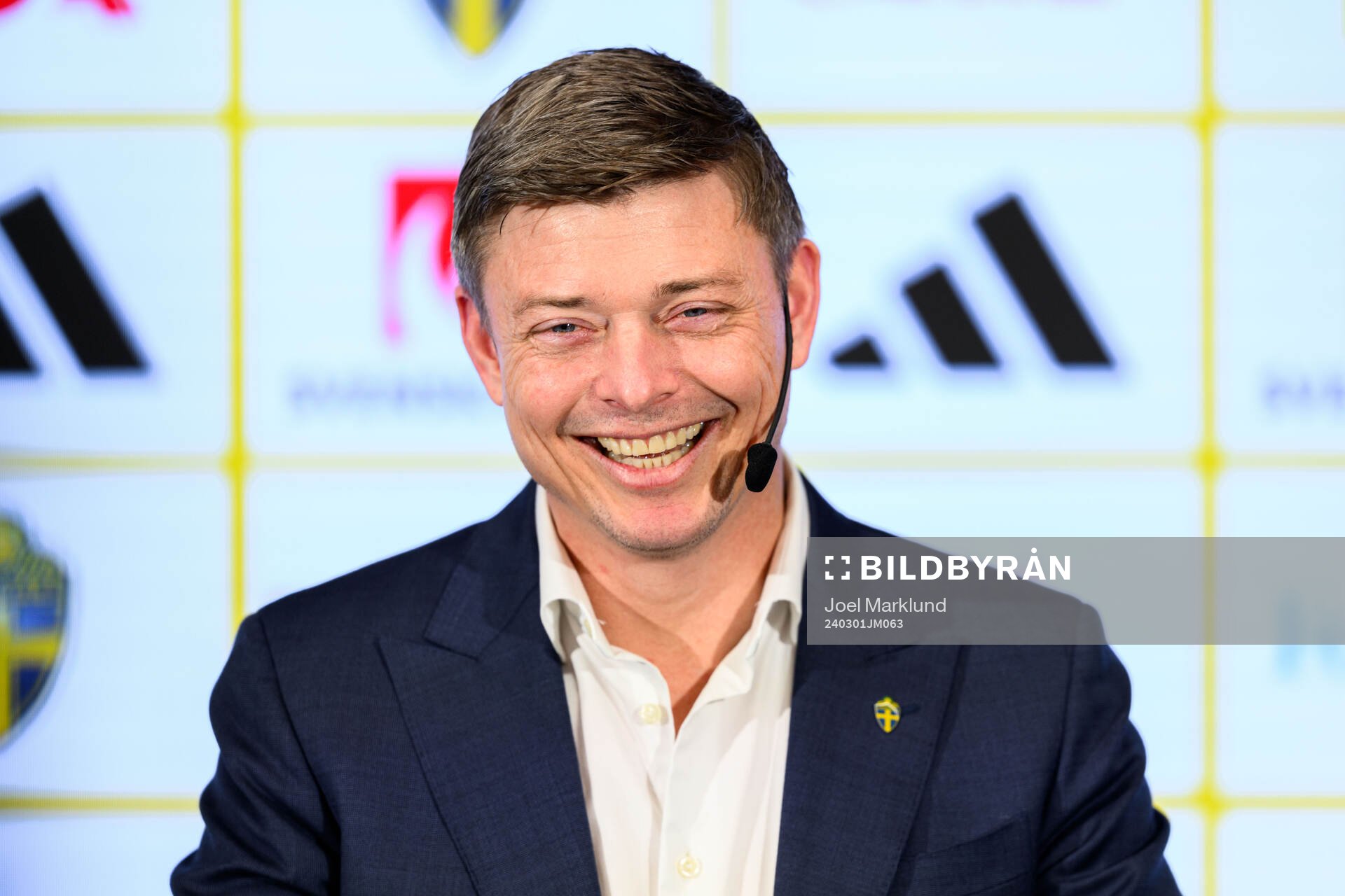 Head coach Jon Dahl Tomasson of the Swedish national