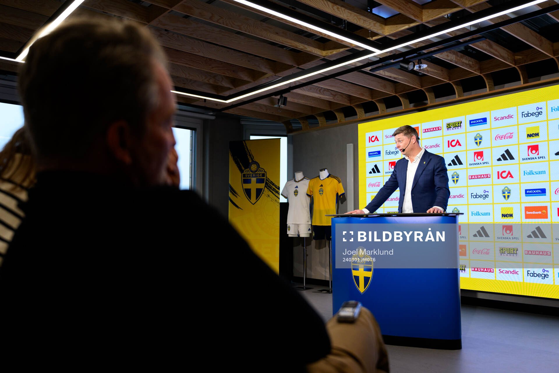 Head coach Jon Dahl Tomasson of the Swedish national