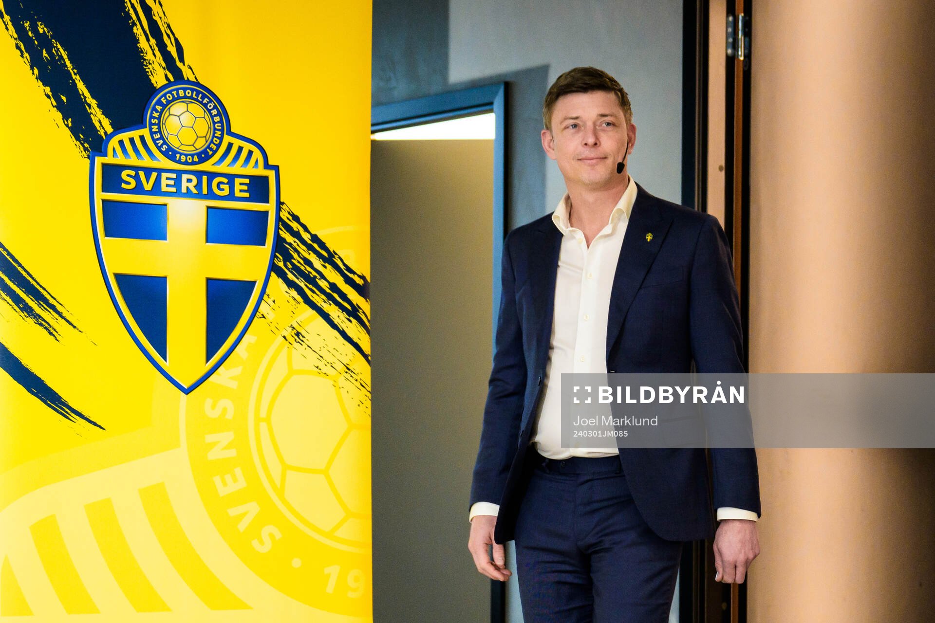 Head coach Jon Dahl Tomasson of the Swedish national