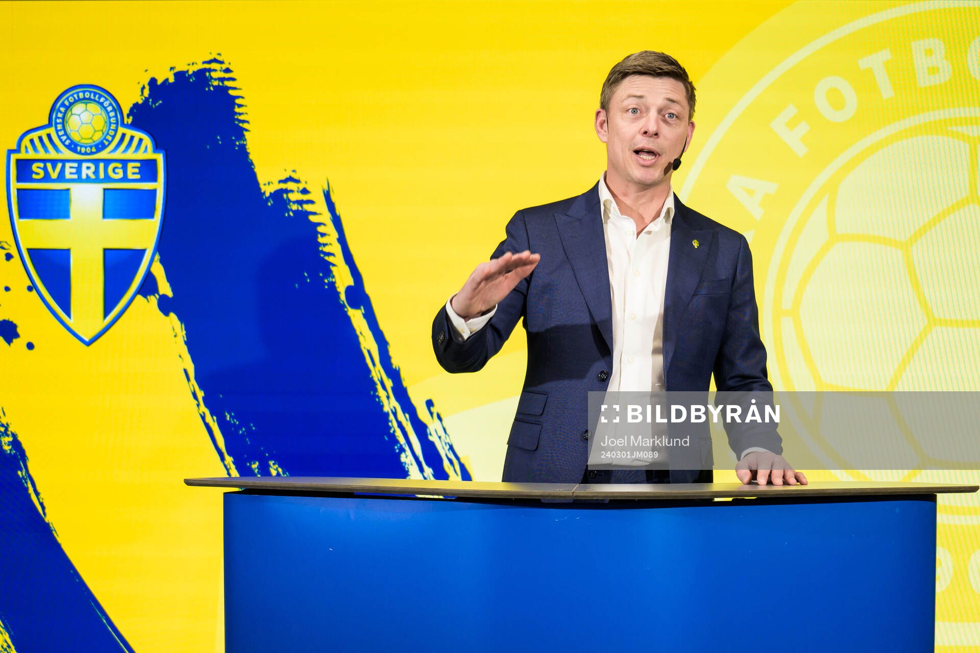 Head coach Jon Dahl Tomasson of the Swedish national