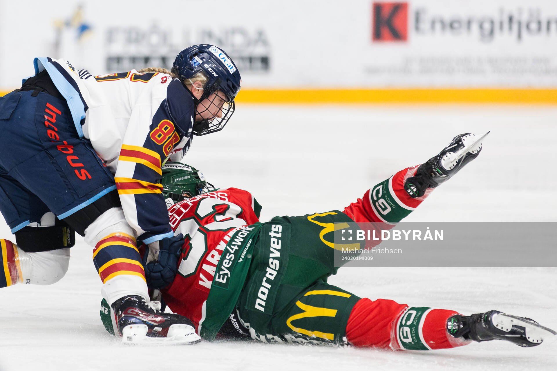 Djurgårdens Selma Tyreskog och Frölundas Michelle Karvinen