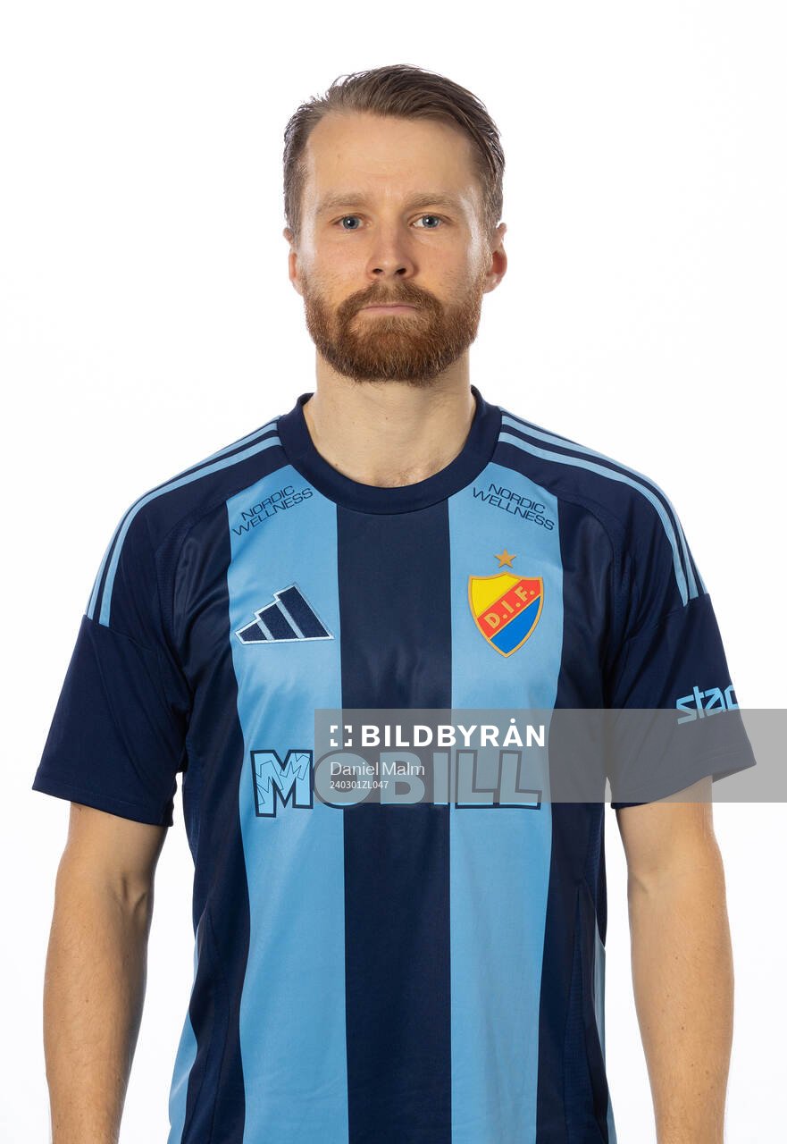 Djurgårdens Jacob Une Larsson poserar för ett porträtt den 1 mars 2024 i Stockholm.