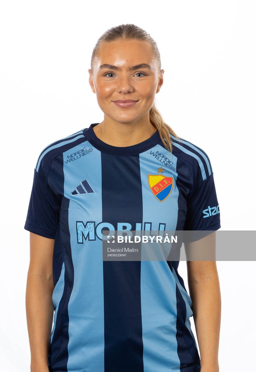 Djurgårdens Louise Hvarfner poserar för ett porträtt den 1 mars 2024 i Stockholm.