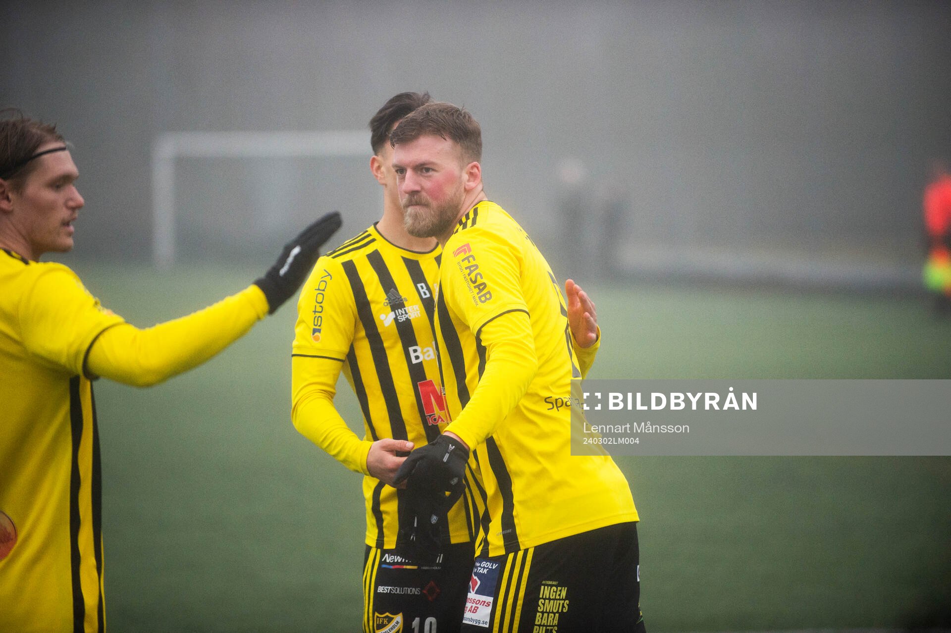 IFK Hässleholms Teddy Bergqvist har gjort 1-0. Teddy gjorde hattrick på en kvart i matchens inledning i träningsmatchen mellan IFK Hässleholm och Nosaby IF i Hässleholm 25 mars 2024.