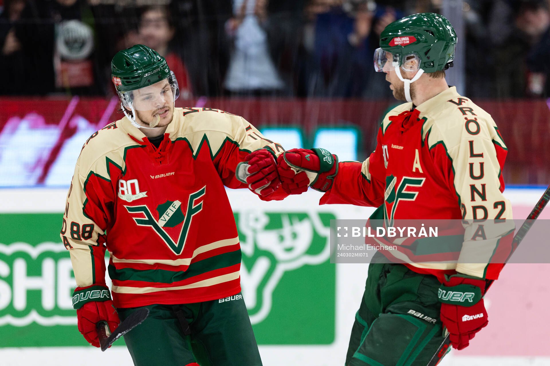 Frölundas Malte Strömwall jublar ihop med Christian Folin