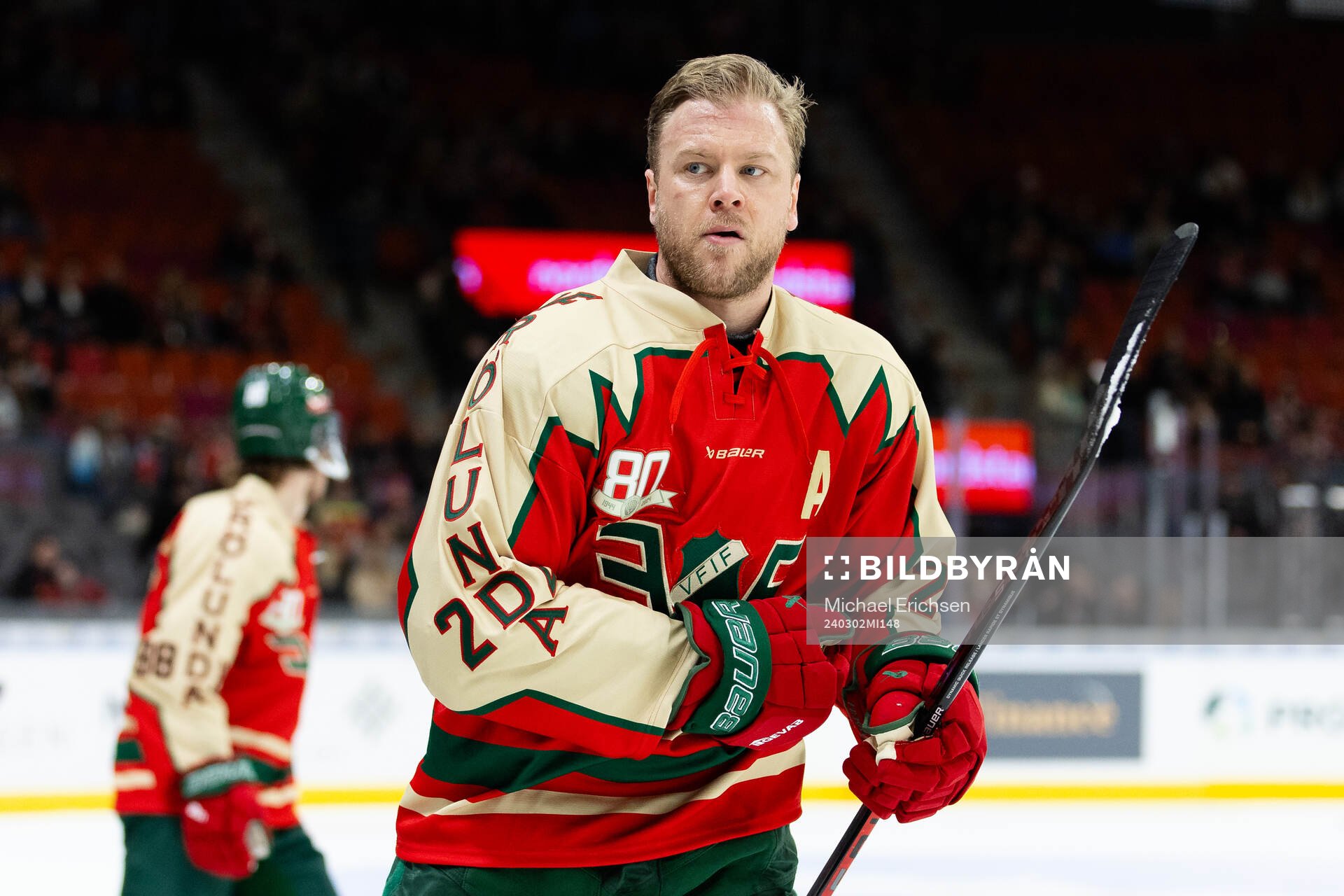 Frölundas Christian Folin innan ishockeymatchen i SHL