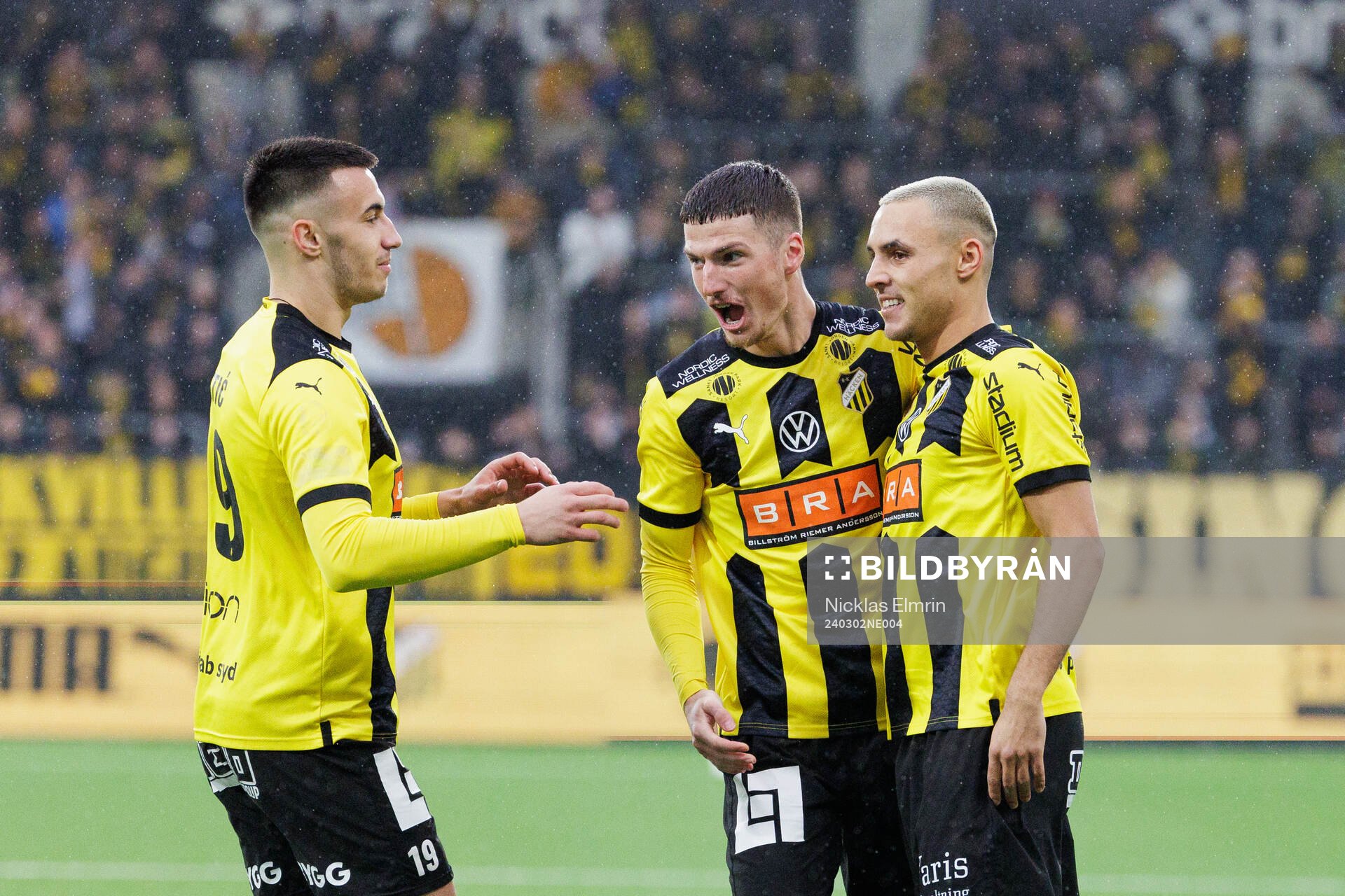 BK Häckens Srdjan Hrstic, Nikola Zecevic och Ali Youssef jublar efter 1-0 under fotbollsmatchen i Svenska Cupen mellan BK Häcken och Brommapojkarna den 2 mars 2024 i Göteborg.